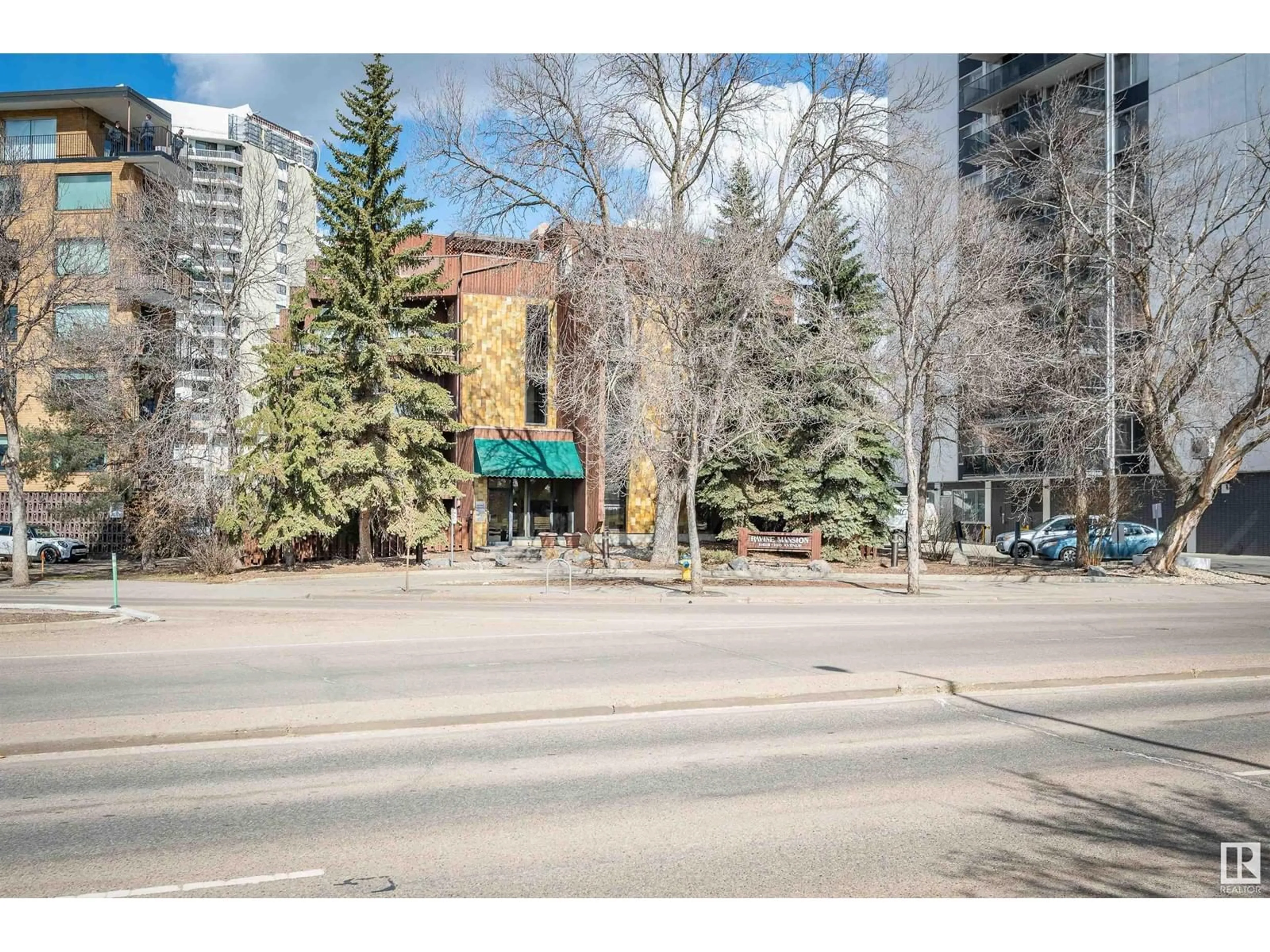 A pic from exterior of the house or condo, the street view for #423 11618 100 AV NW, Edmonton Alberta T5K0J9