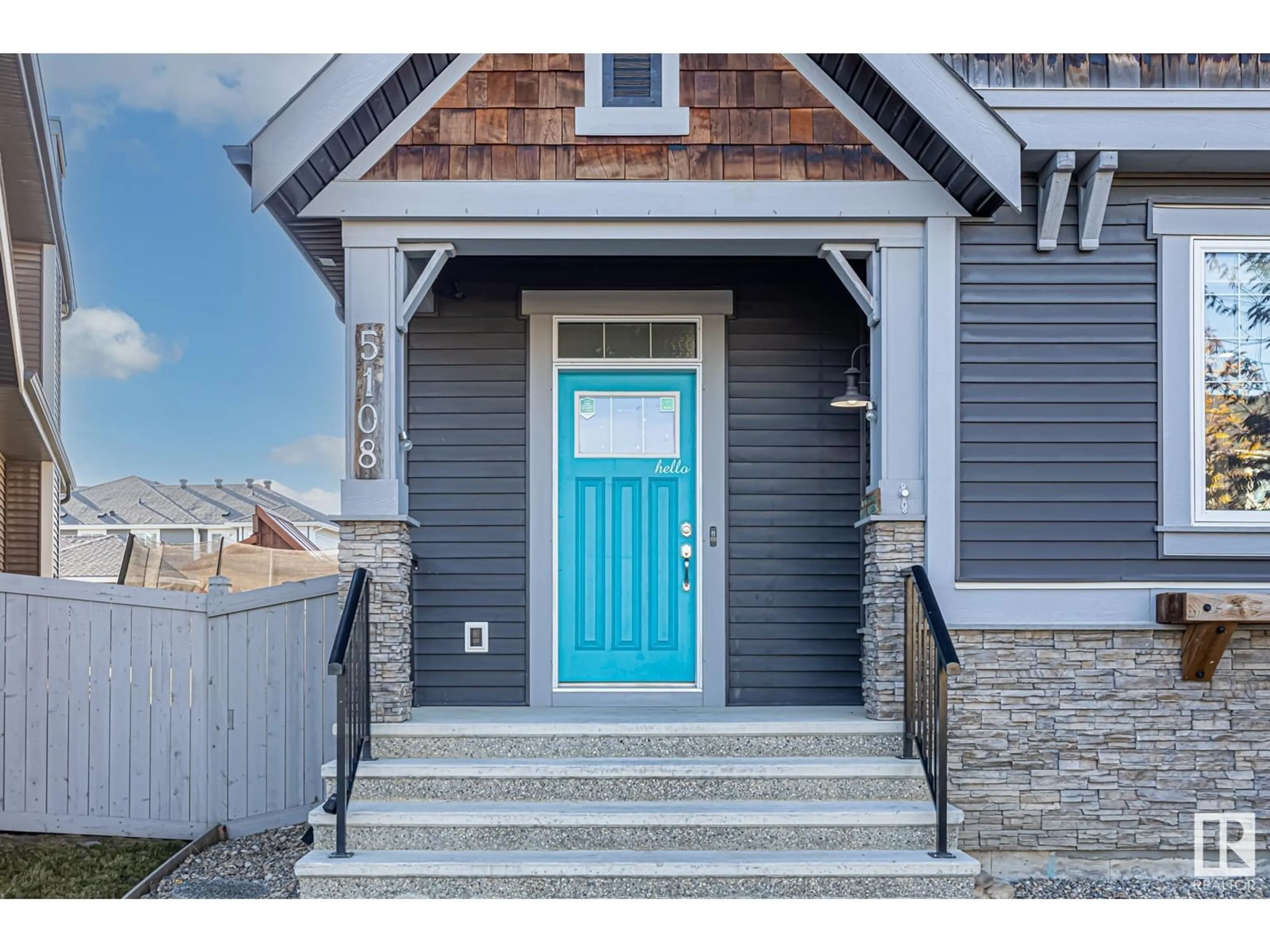 Indoor entryway, wood floors for 5108 CORVETTE ST NW, Edmonton Alberta T5E6T8