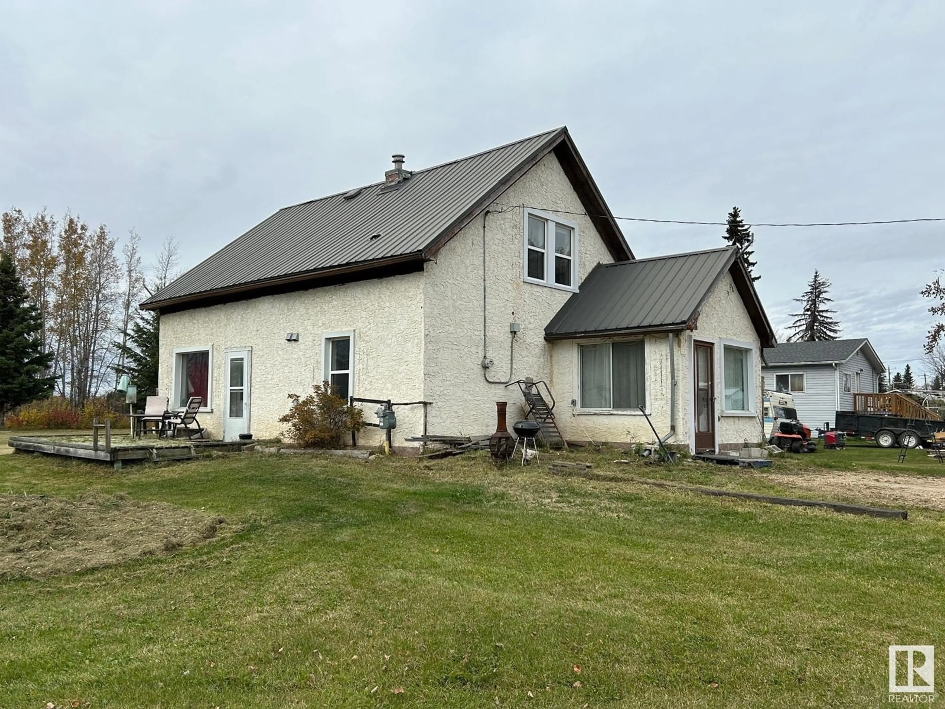 Frontside or backside of a home, cottage for 4801 50 ST, Pibroch Alberta T0G2L0