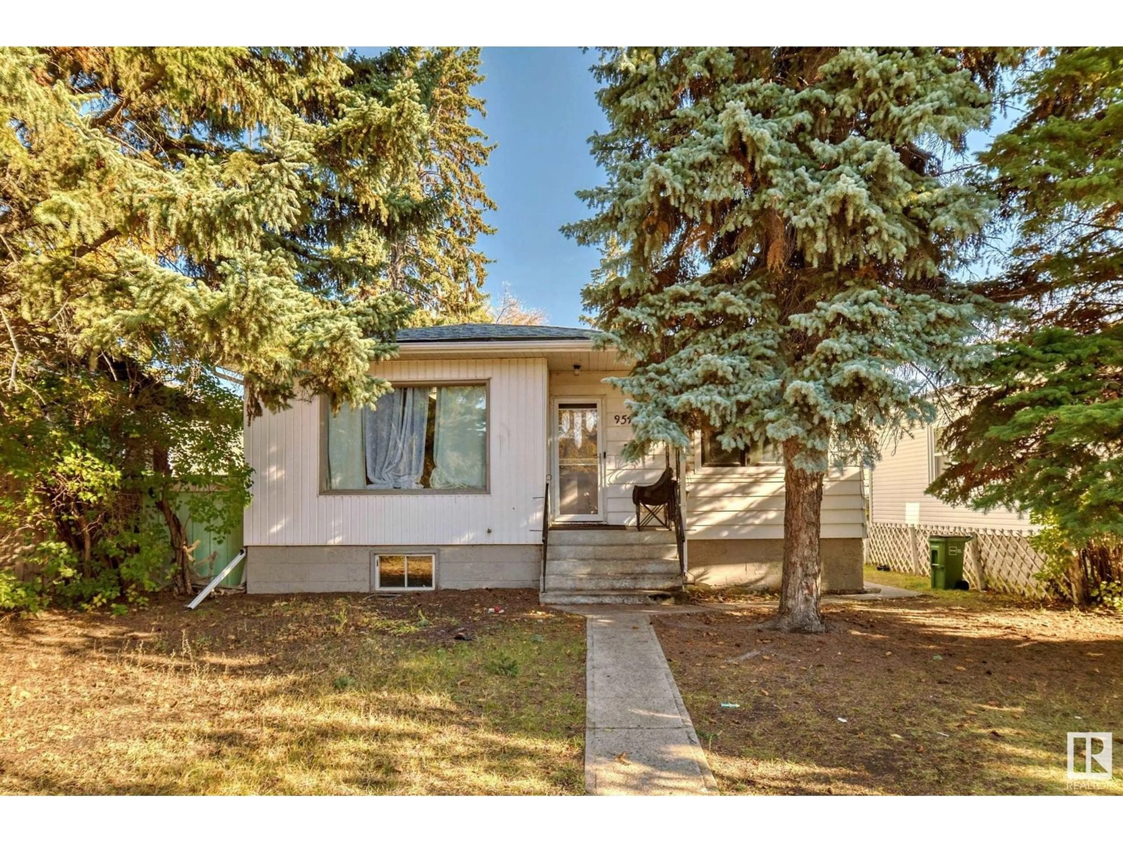 Frontside or backside of a home, the street view for 9543 87 ST NW, Edmonton Alberta T6C3W9