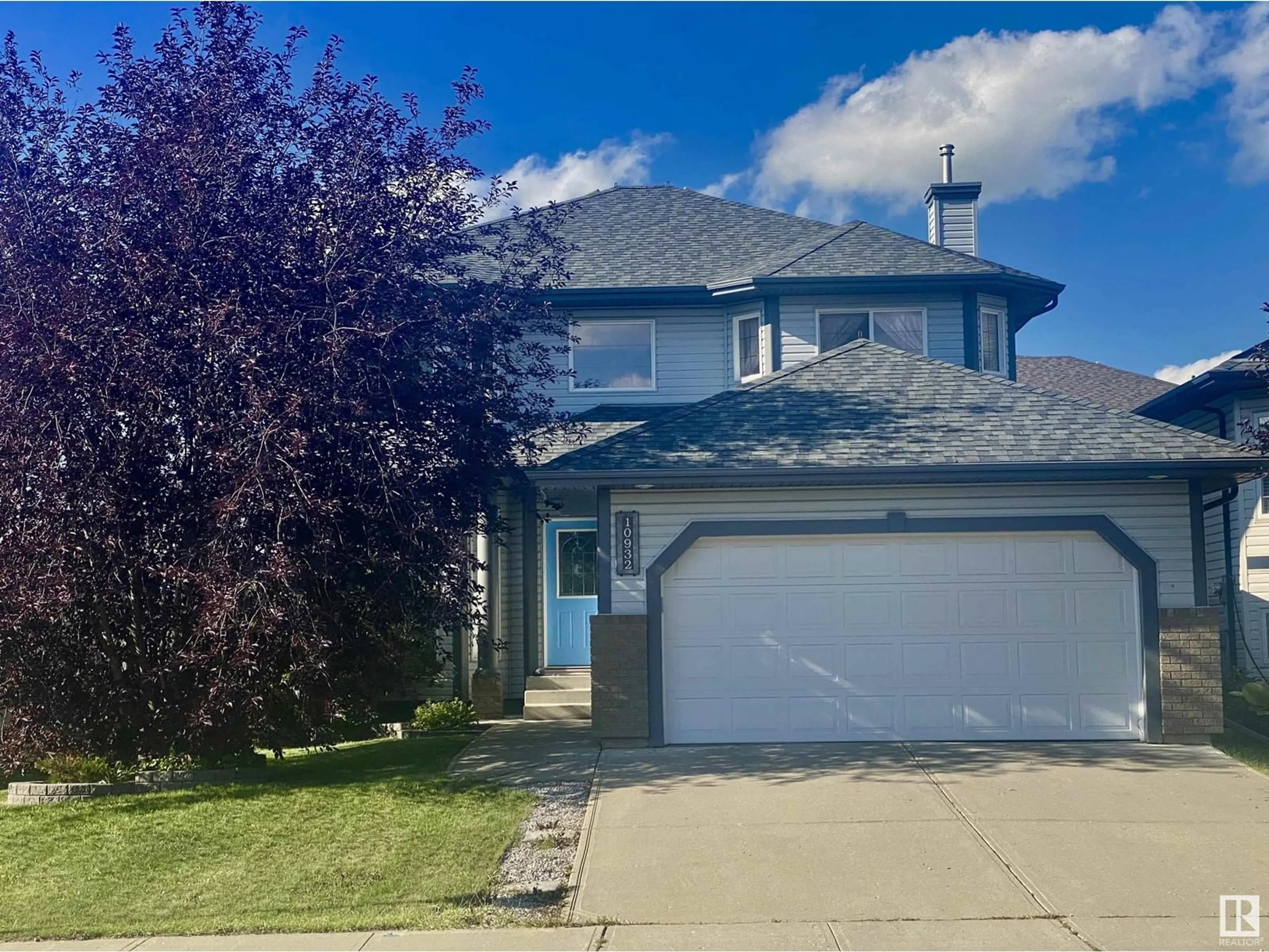 Frontside or backside of a home, the street view for 10932 177 AV NW, Edmonton Alberta T5X6H5