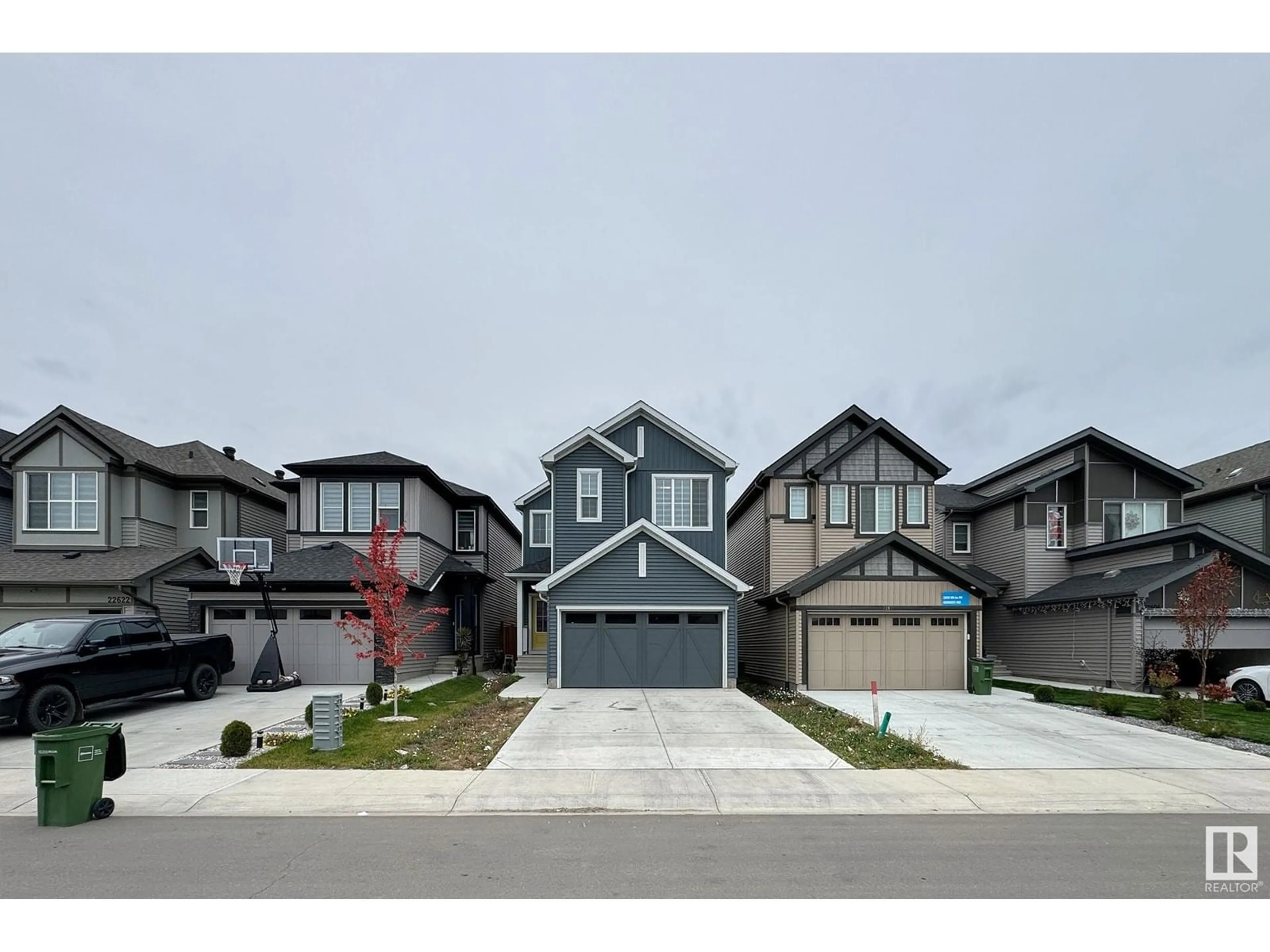 Frontside or backside of a home, the street view for 22614 99A AV NW, Edmonton Alberta T5T7V1