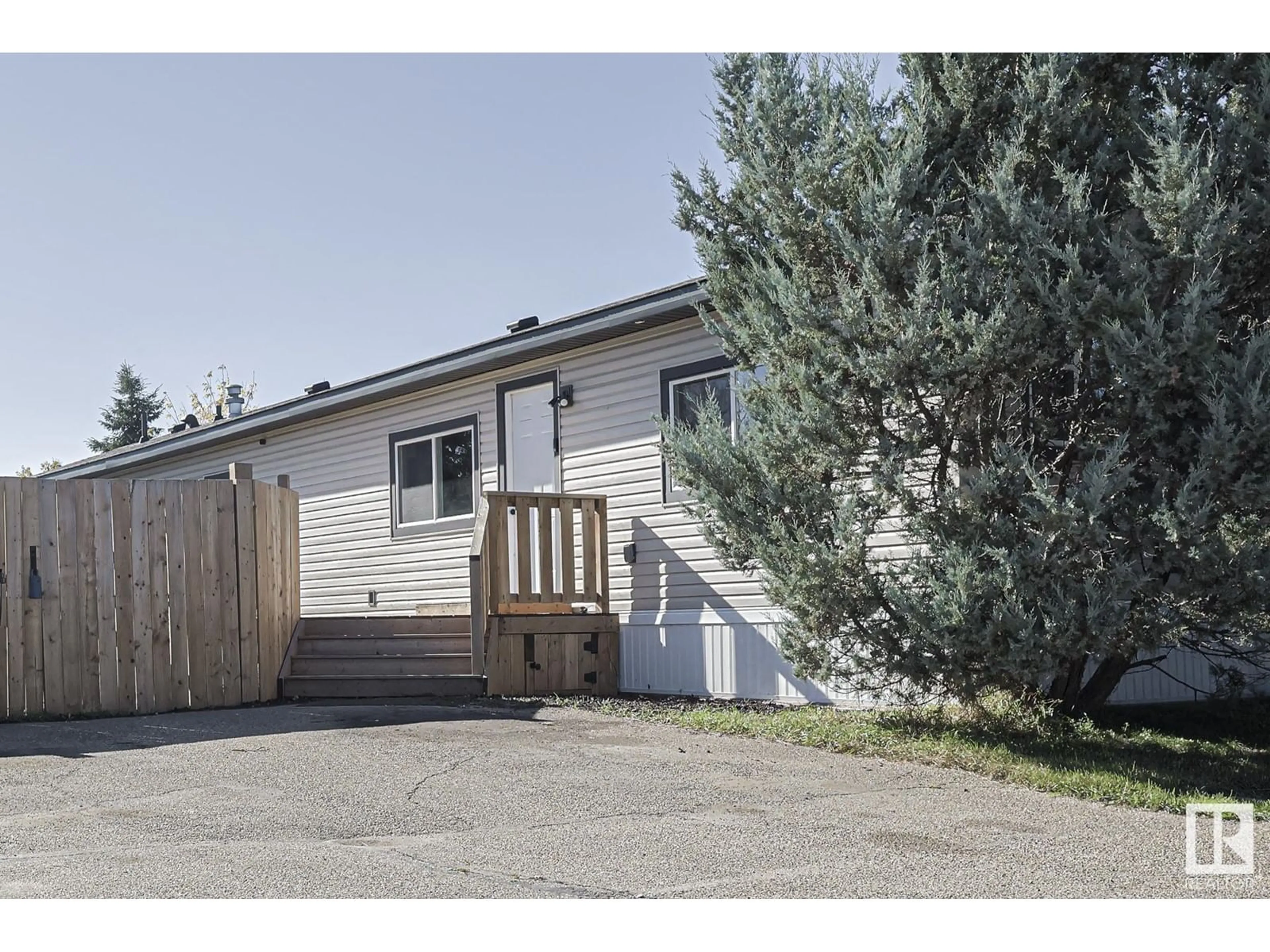 A pic from exterior of the house or condo, cottage for 53 West View BLVD NW, Edmonton Alberta T5S1T5