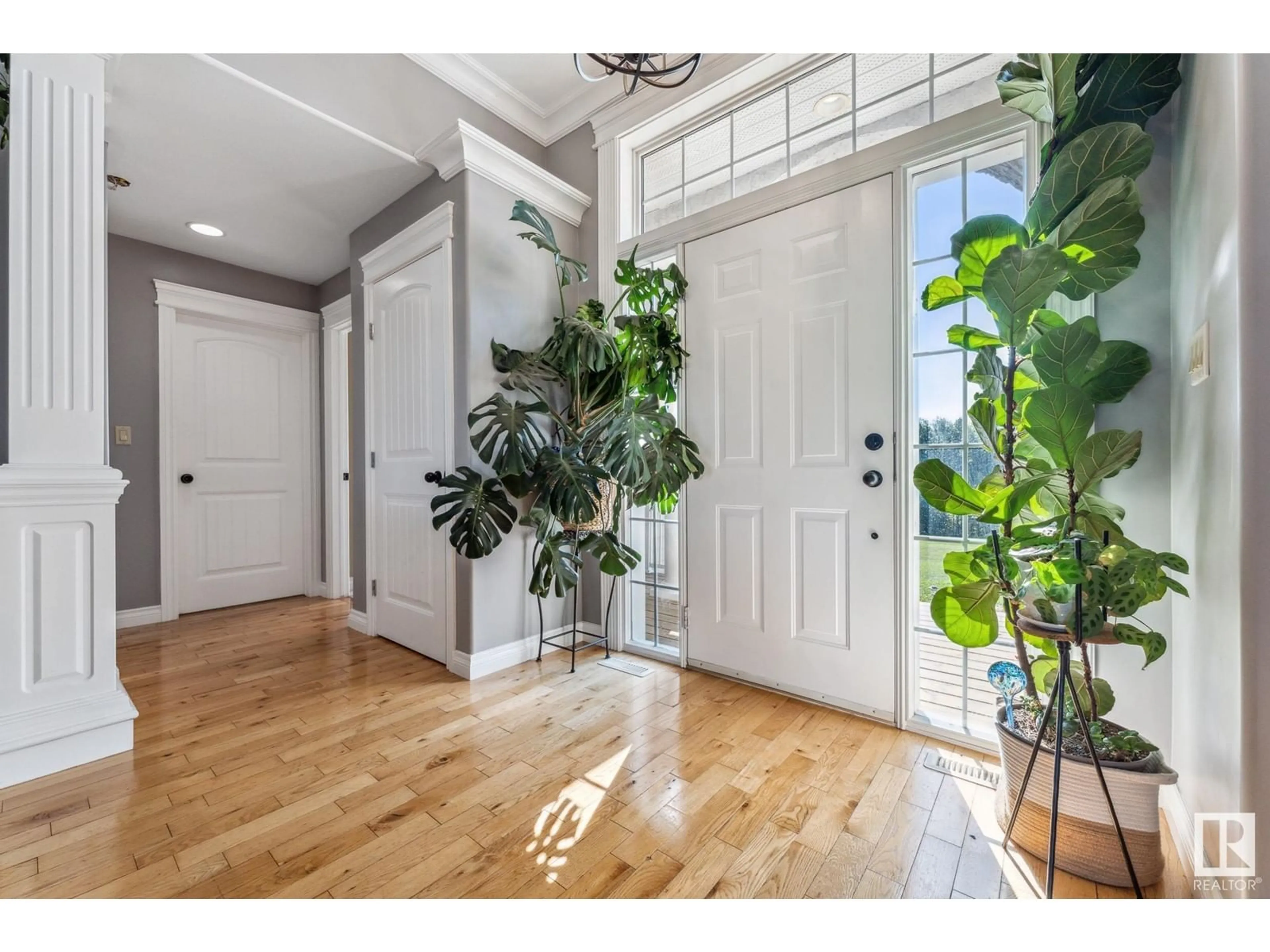 Indoor entryway, wood floors for 54 20508 Township Road 502, Rural Beaver County Alberta T0B4J2