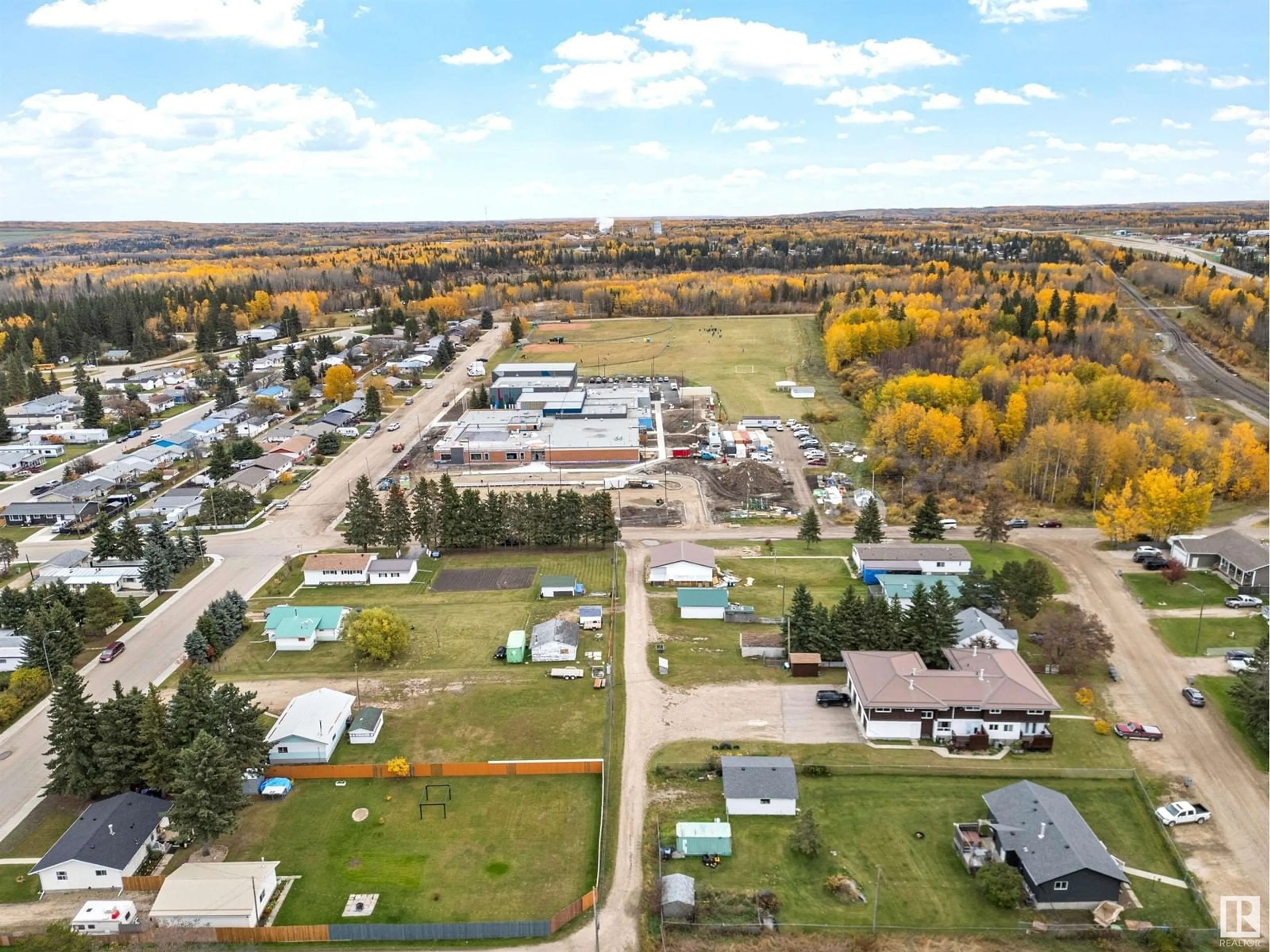 A pic from exterior of the house or condo, the street view for 4812 45 AV, Evansburg Alberta T0E0T0