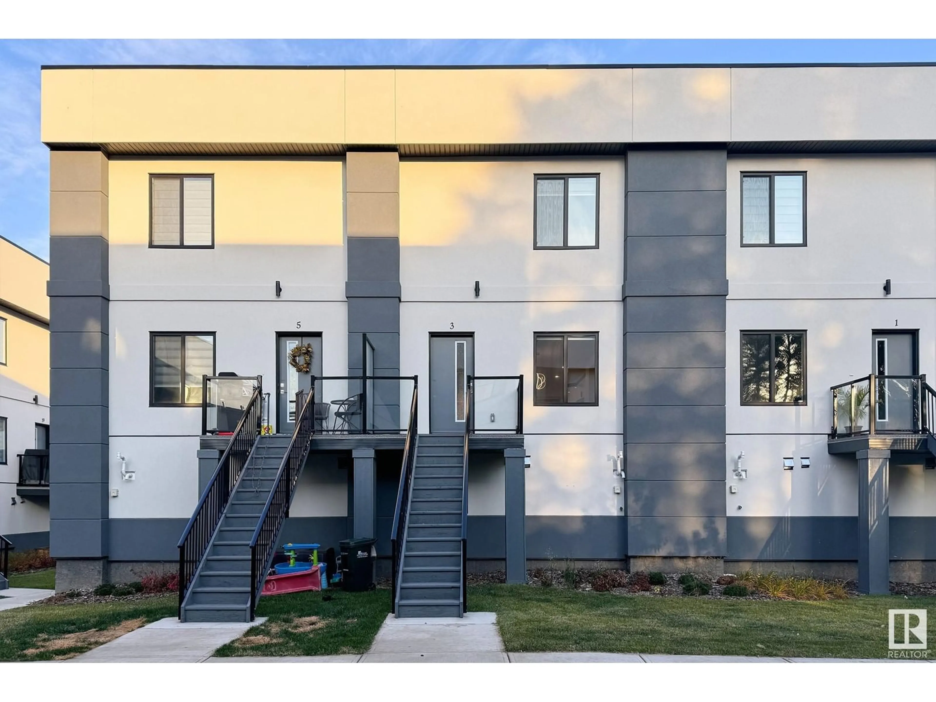 A pic from exterior of the house or condo, the front or back of building for #3 10 SALISBURY WY, Sherwood Park Alberta T8B0B1