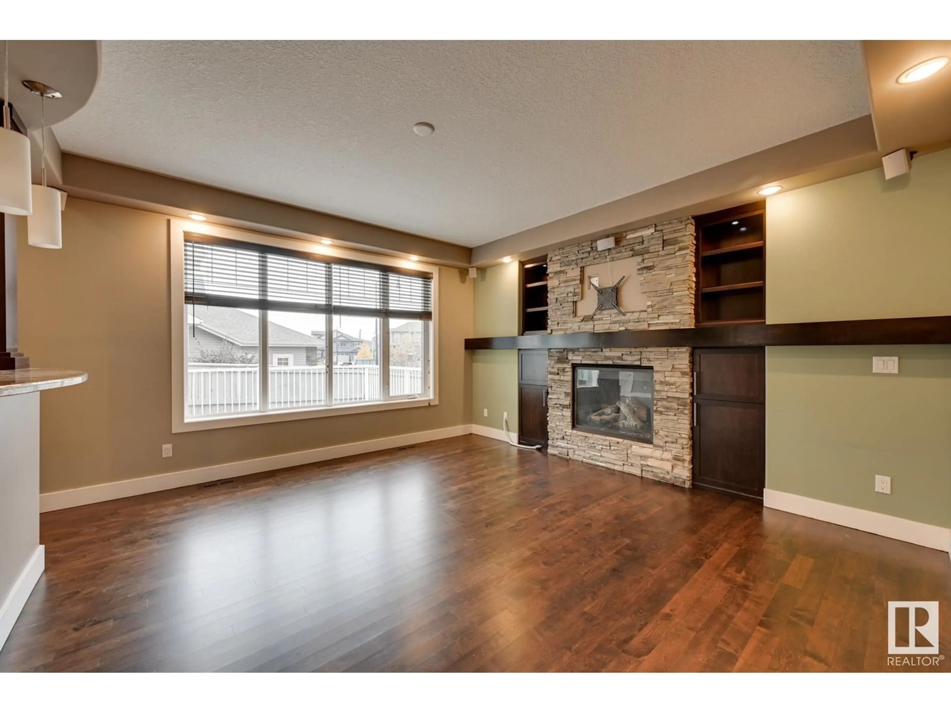 Living room, wood floors for 5258 MULLEN CREST CT NW, Edmonton Alberta T6R0P9