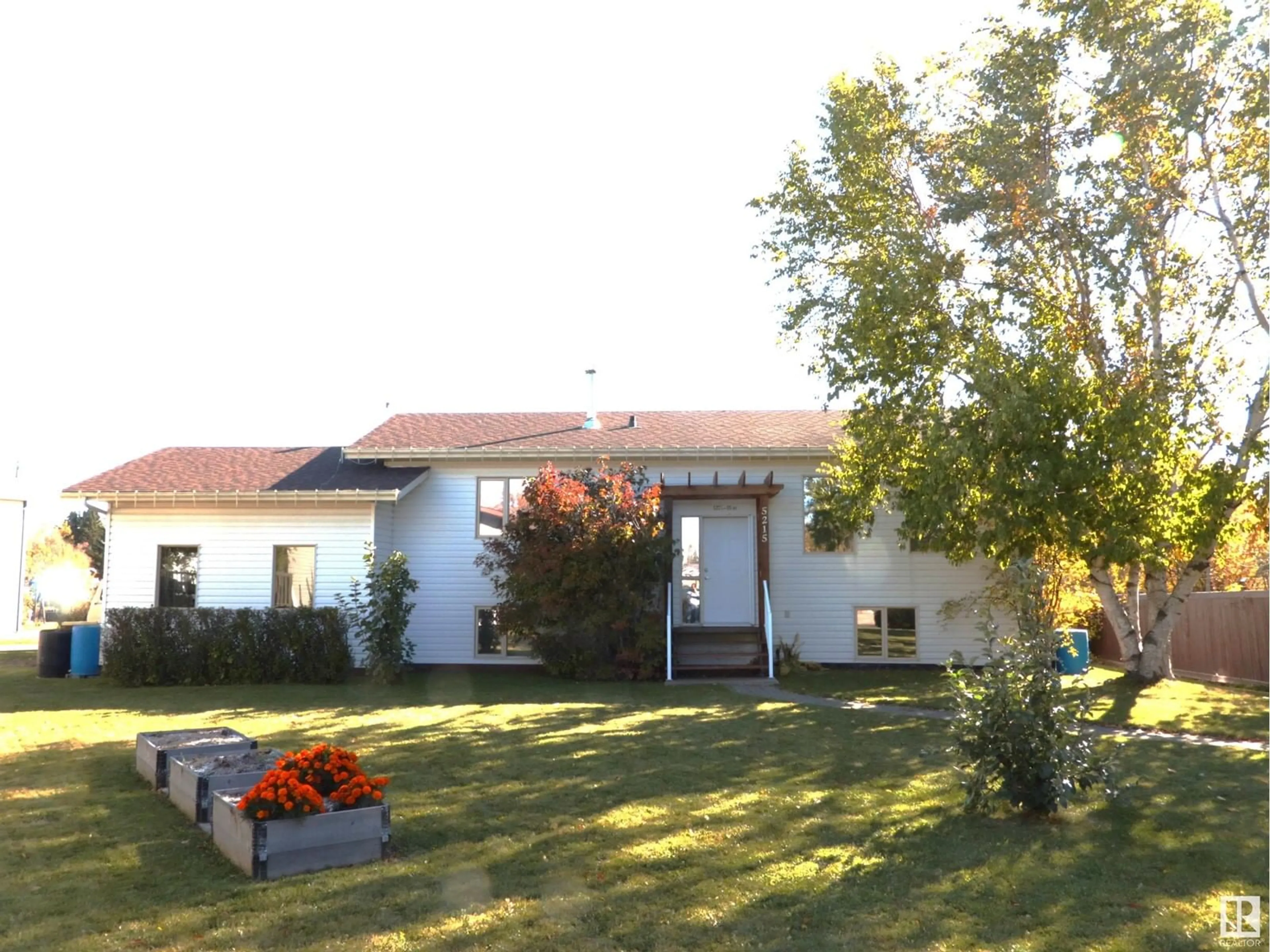 Frontside or backside of a home, cottage for 5215 49 AV, Onoway Alberta T0E1V0