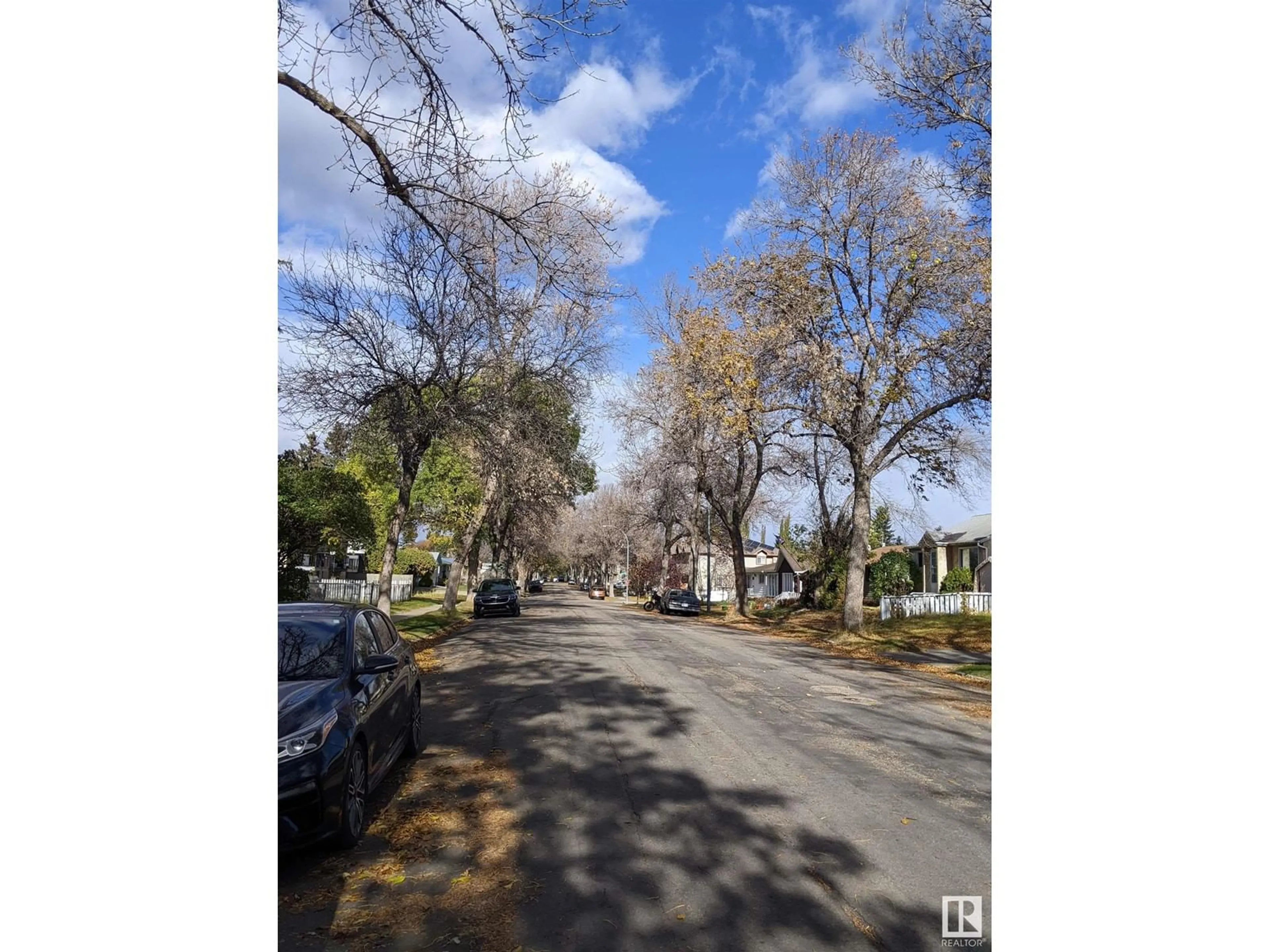 A pic from exterior of the house or condo, the street view for 11809 44 ST NW, Edmonton Alberta T5W2S4