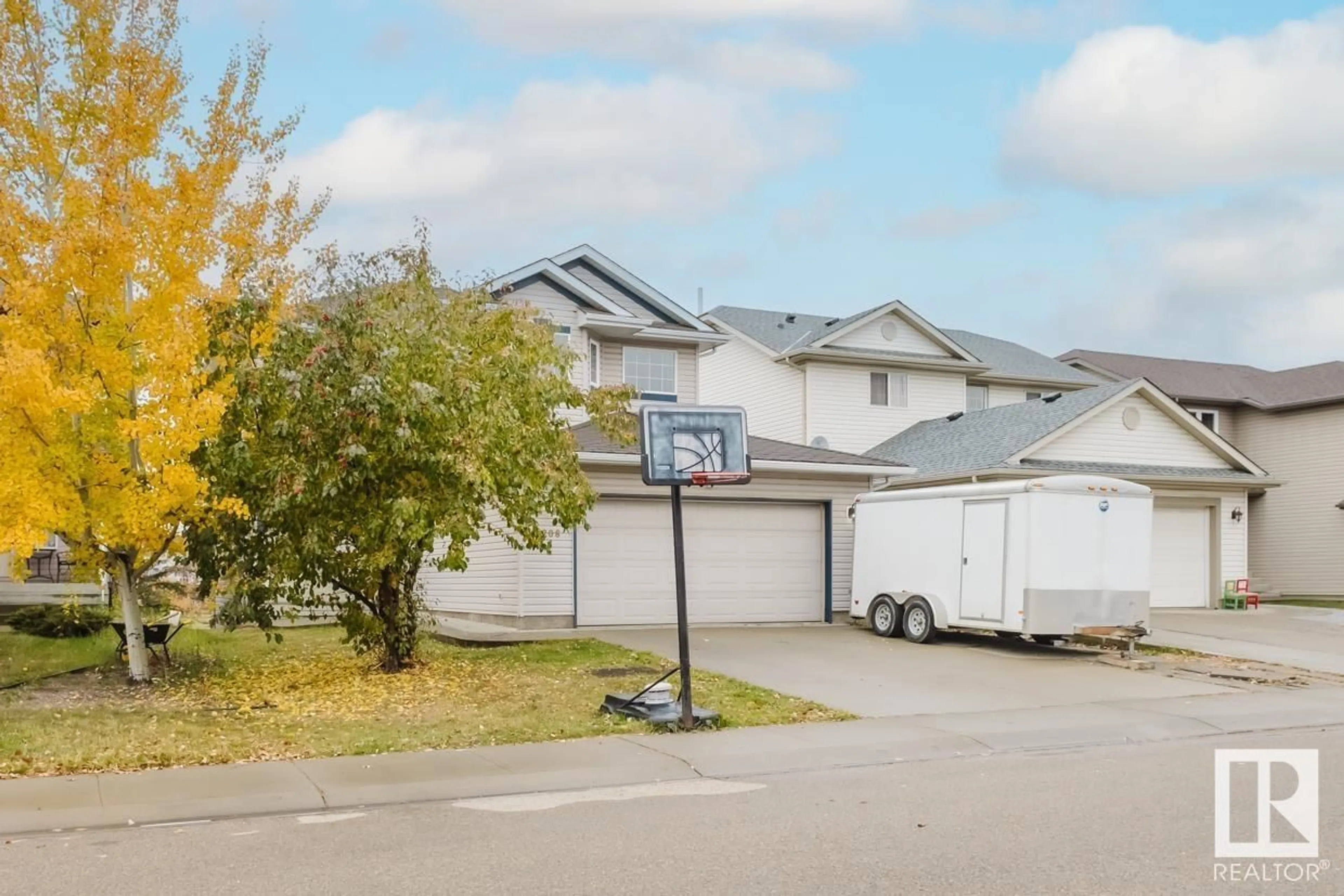 Frontside or backside of a home, the street view for 16208 90 ST NW, Edmonton Alberta T5Z2P3