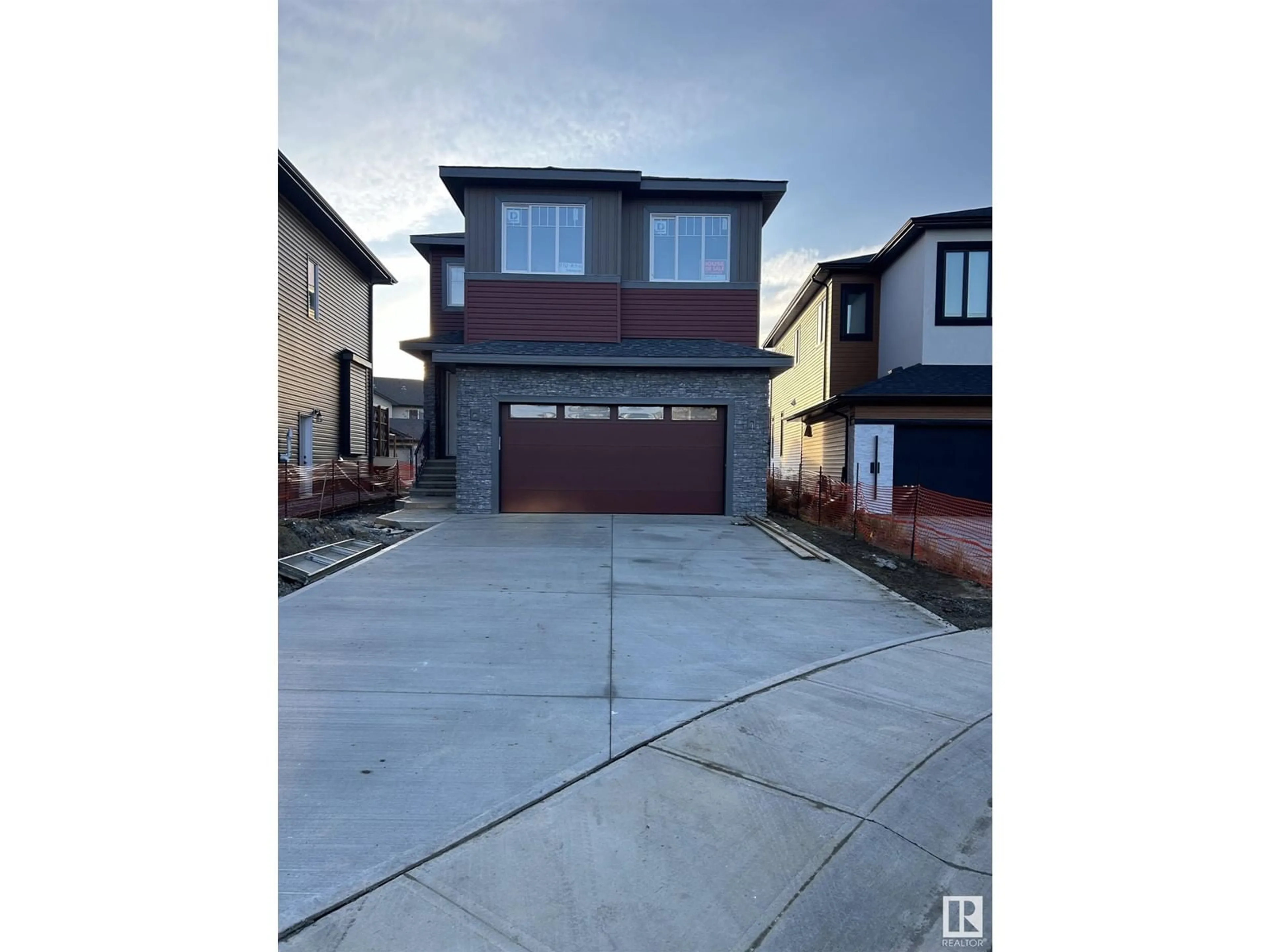 Frontside or backside of a home, the street view for 17712 74 ST NW, Edmonton Alberta T5Z0N4