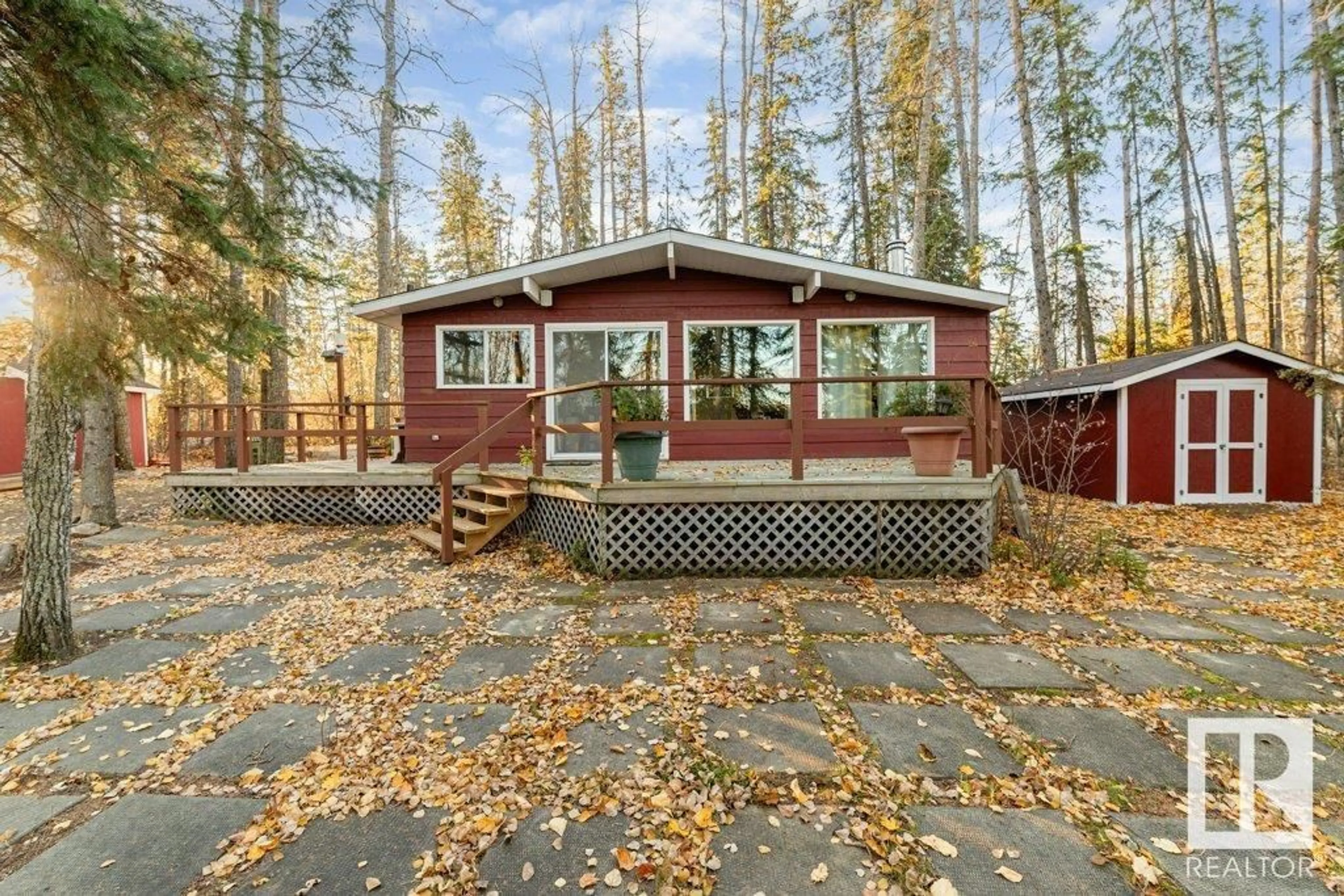 4206 Spruce CV, Rural Lac Ste. Anne County, Alberta Wahi