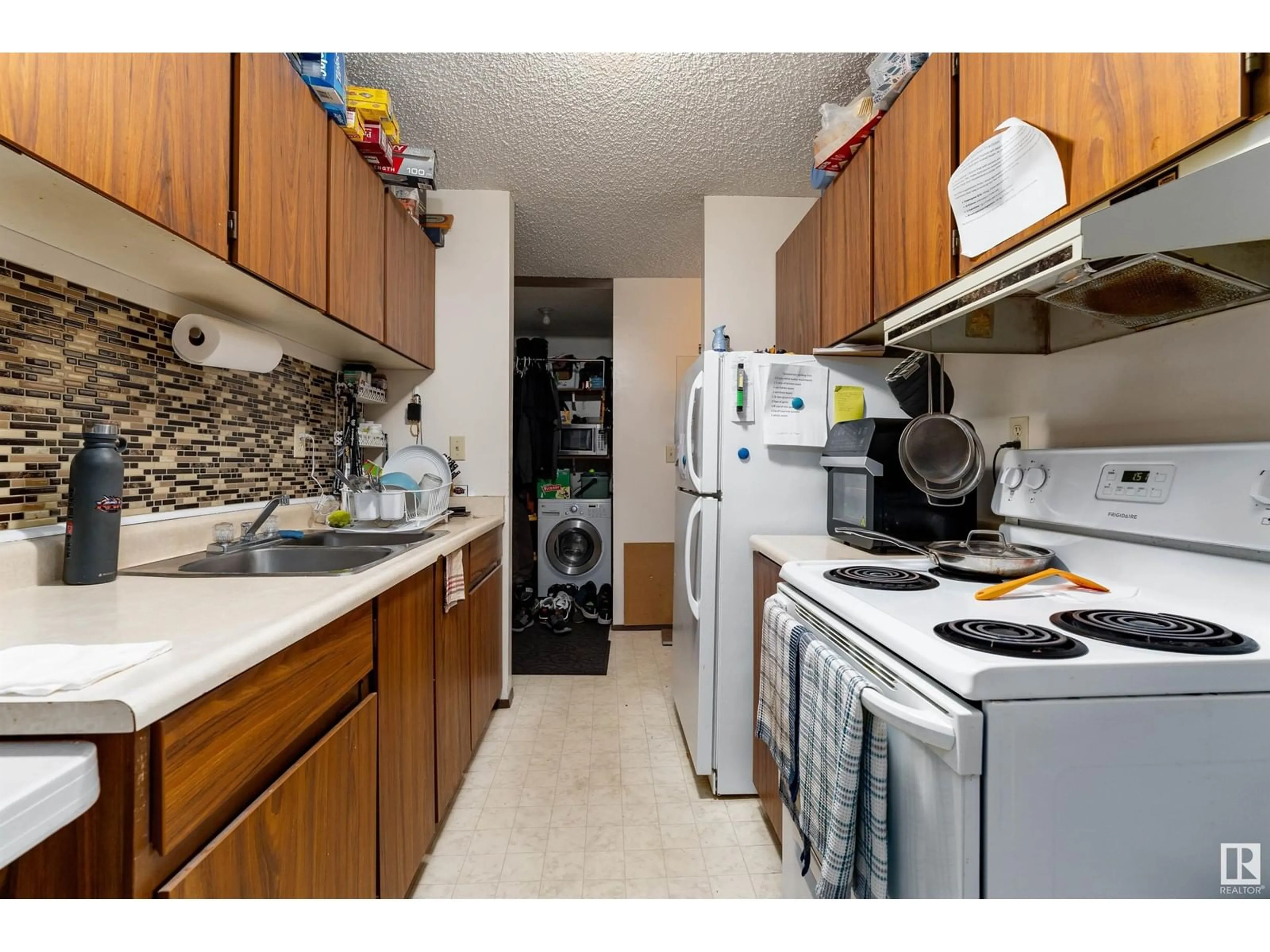 Standard kitchen for #201 51 BROWN ST, Stony Plain Alberta T7Z1P2