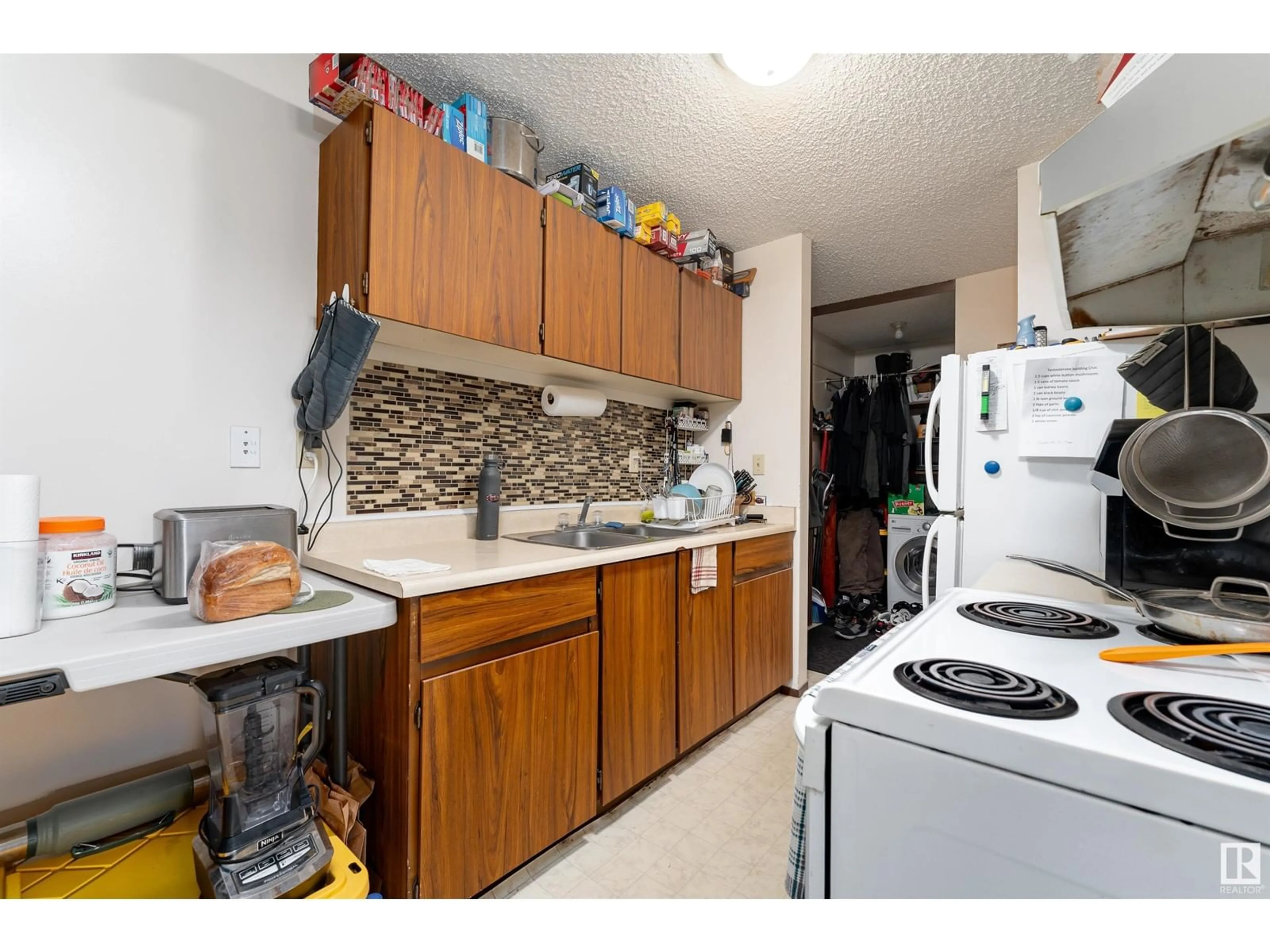 Standard kitchen for #406 57 BROWN ST, Stony Plain Alberta T7X1P3