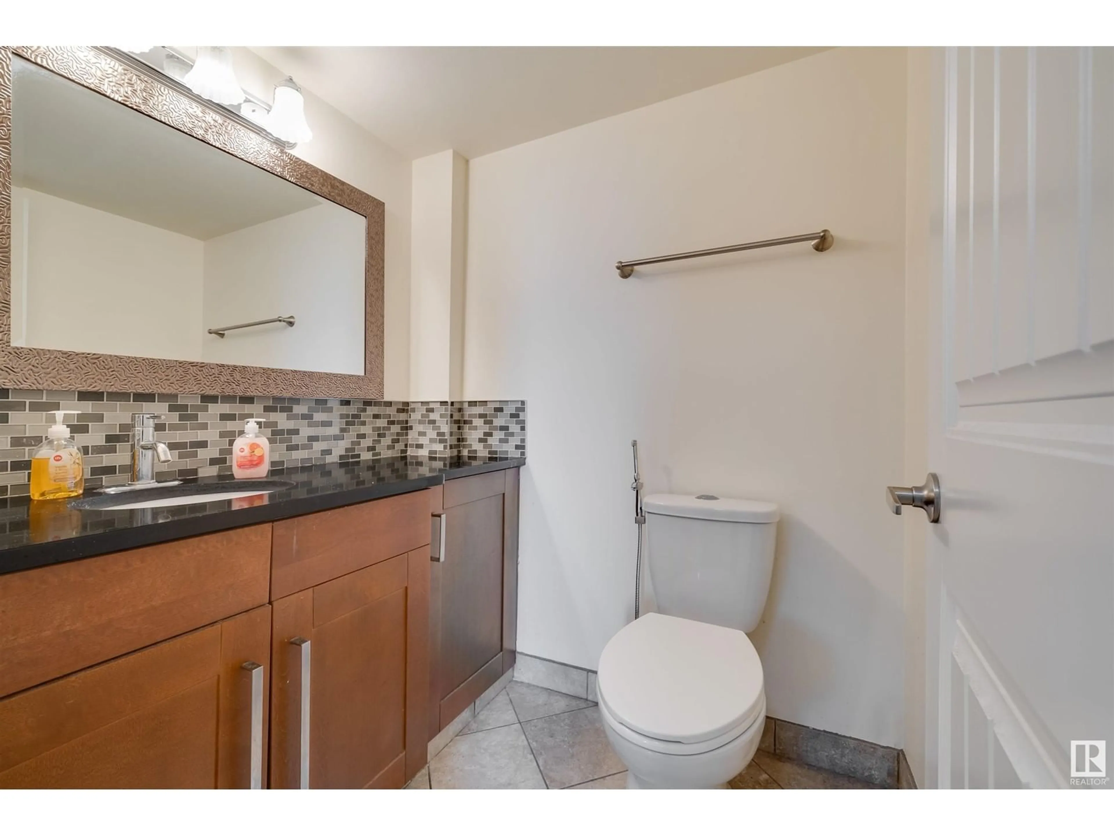 Standard bathroom for #2106 10135 SASKATCHEWAN DR NW, Edmonton Alberta T6E4Y9