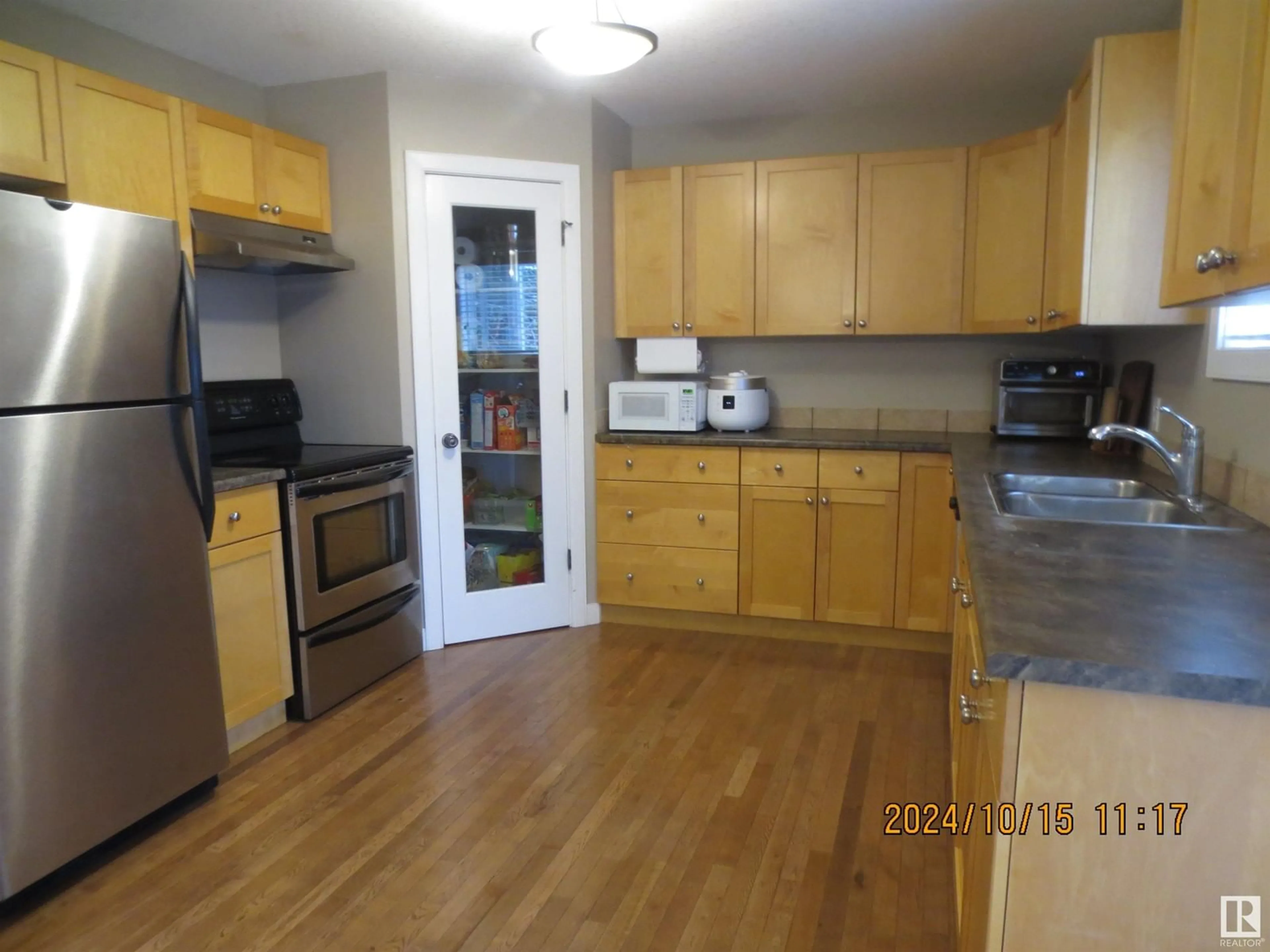 Standard kitchen, wood floors for #1 6615 5 Avenue, Edson Alberta T7E1M4