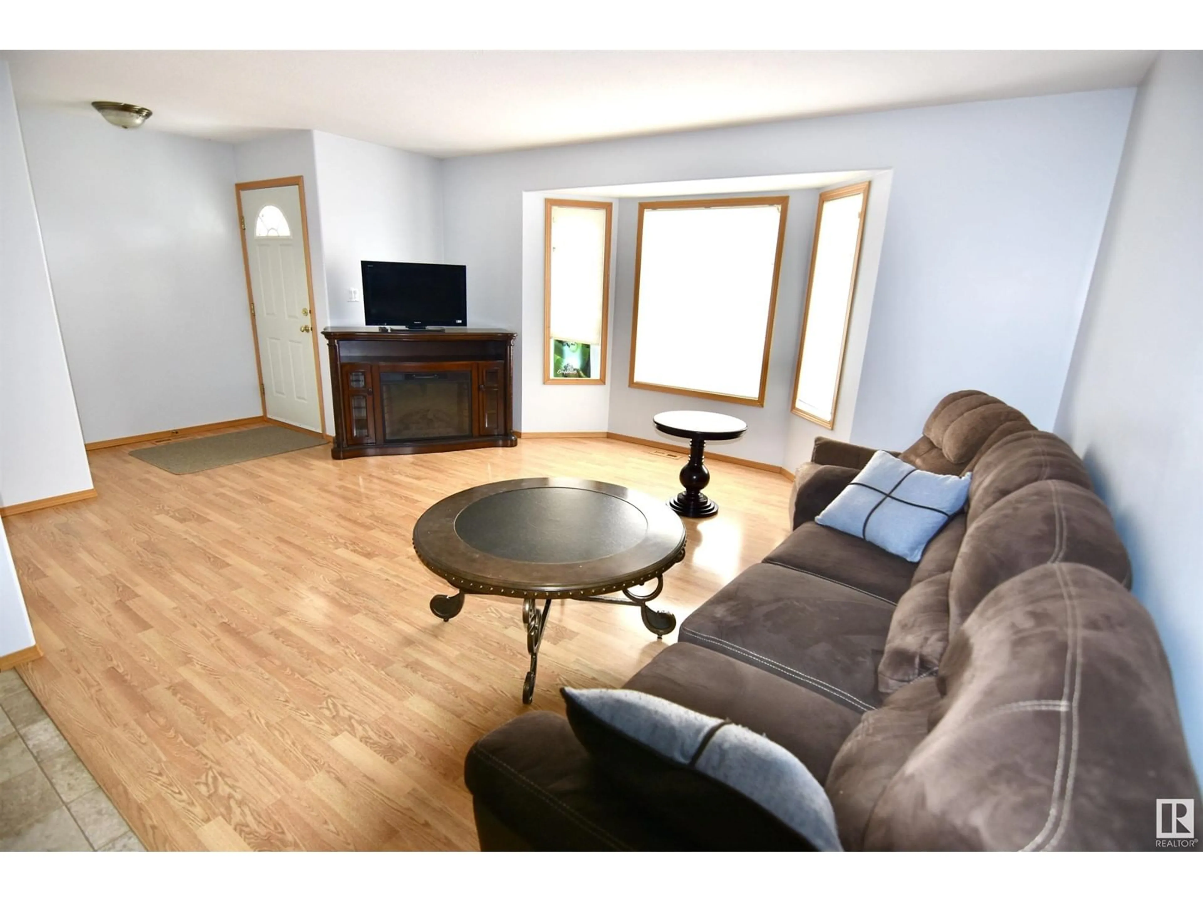 A pic of a room, wood floors for 4820 49 AV, St. Paul Town Alberta T0A3A3