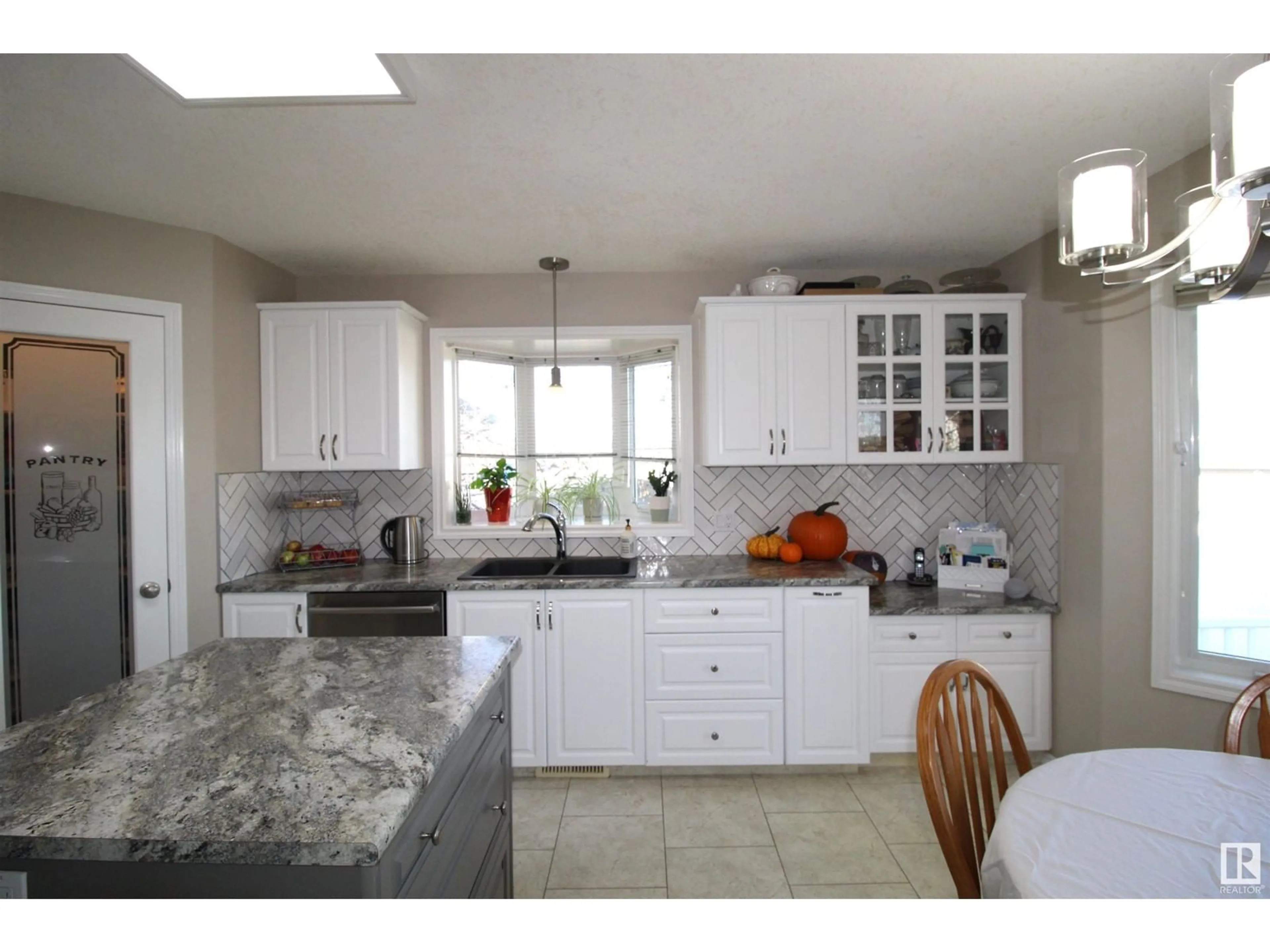 Kitchen, ceramic floors, cottage for 6017 47 AV, St. Paul Town Alberta T0A3A1