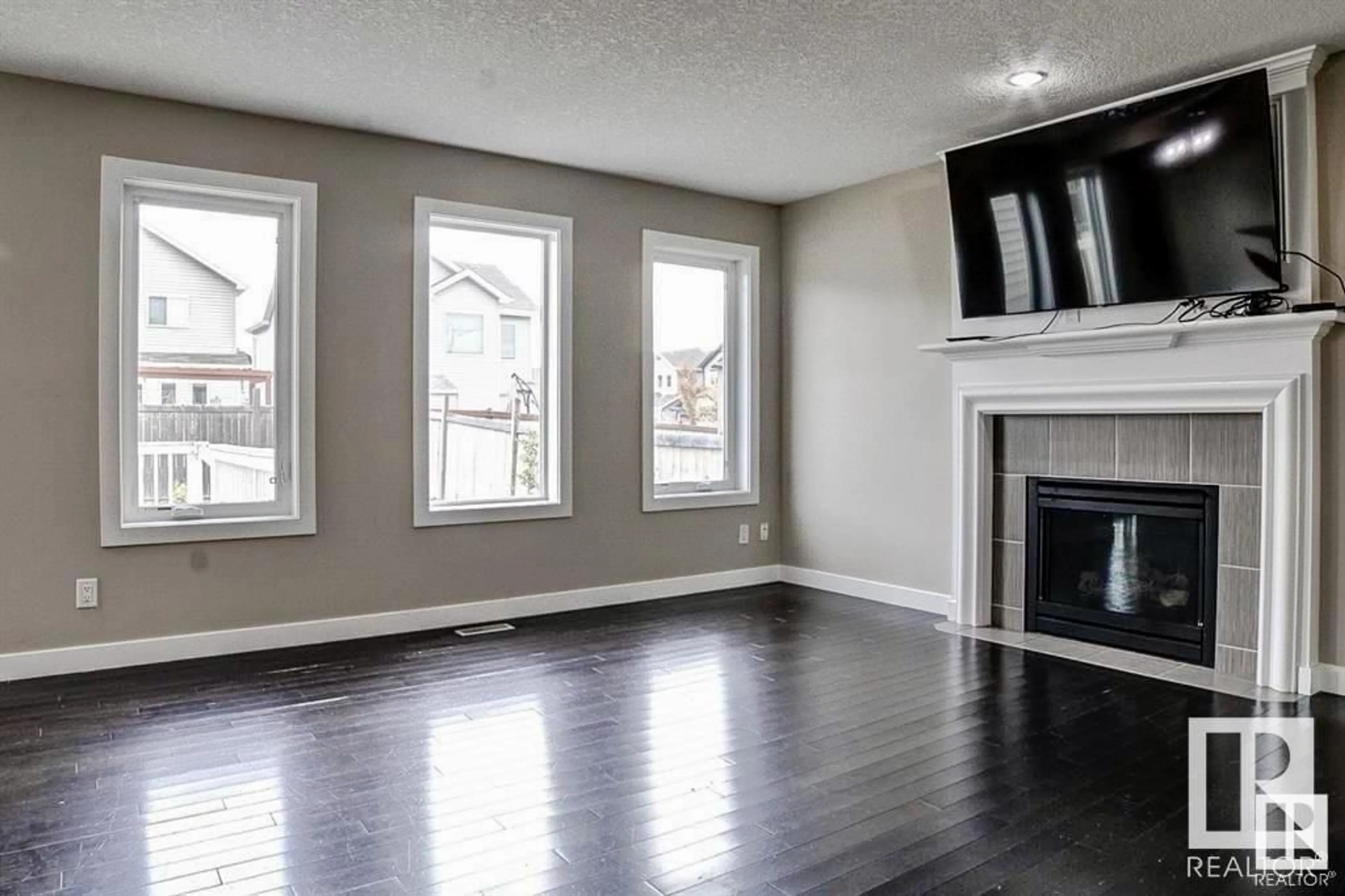 A pic of a room, wood floors for 1739 60 ST SW, Edmonton Alberta T6X0W4