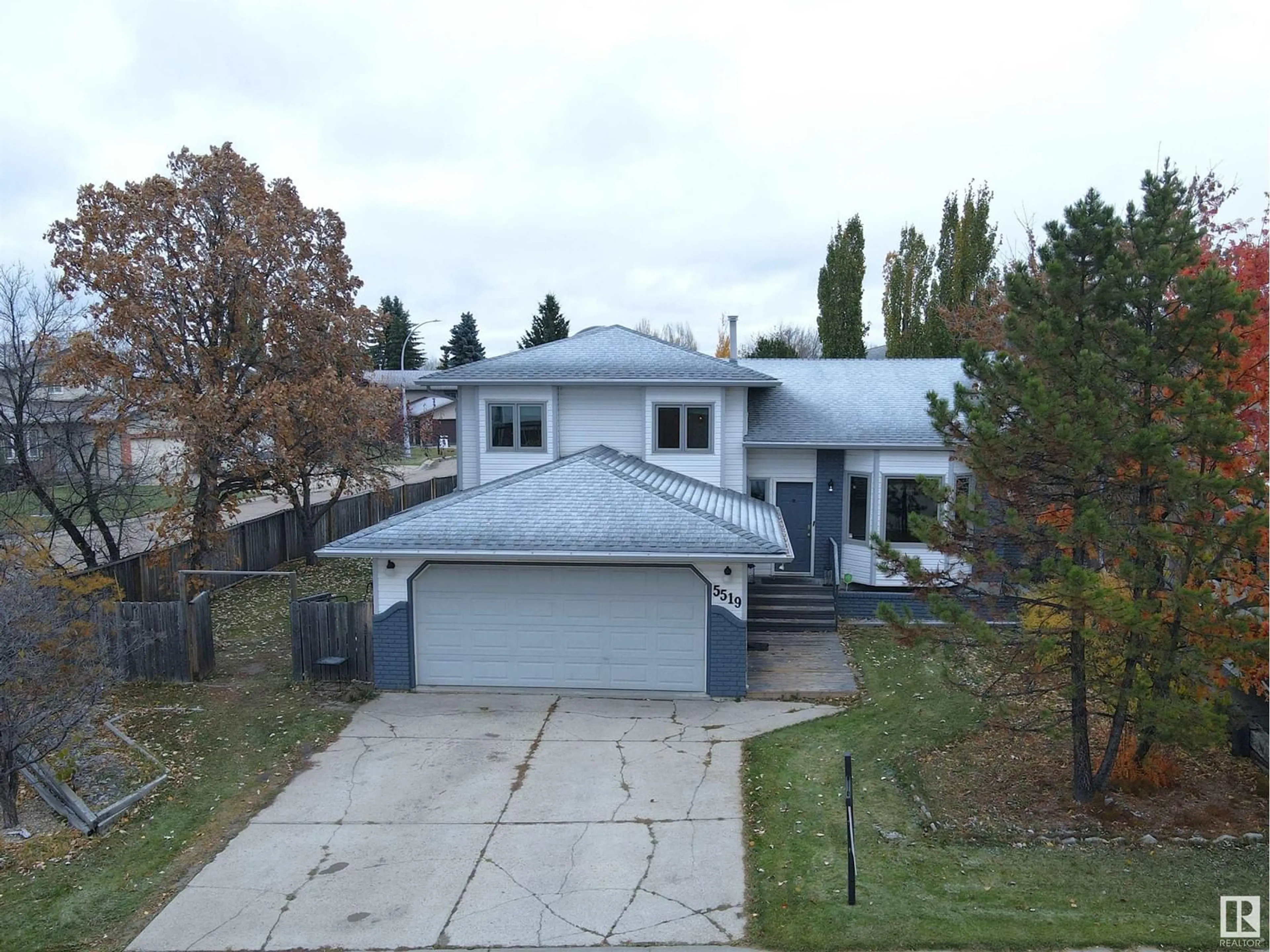 Frontside or backside of a home, the street view for 5519 42 ST, Drayton Valley Alberta T7A1A7