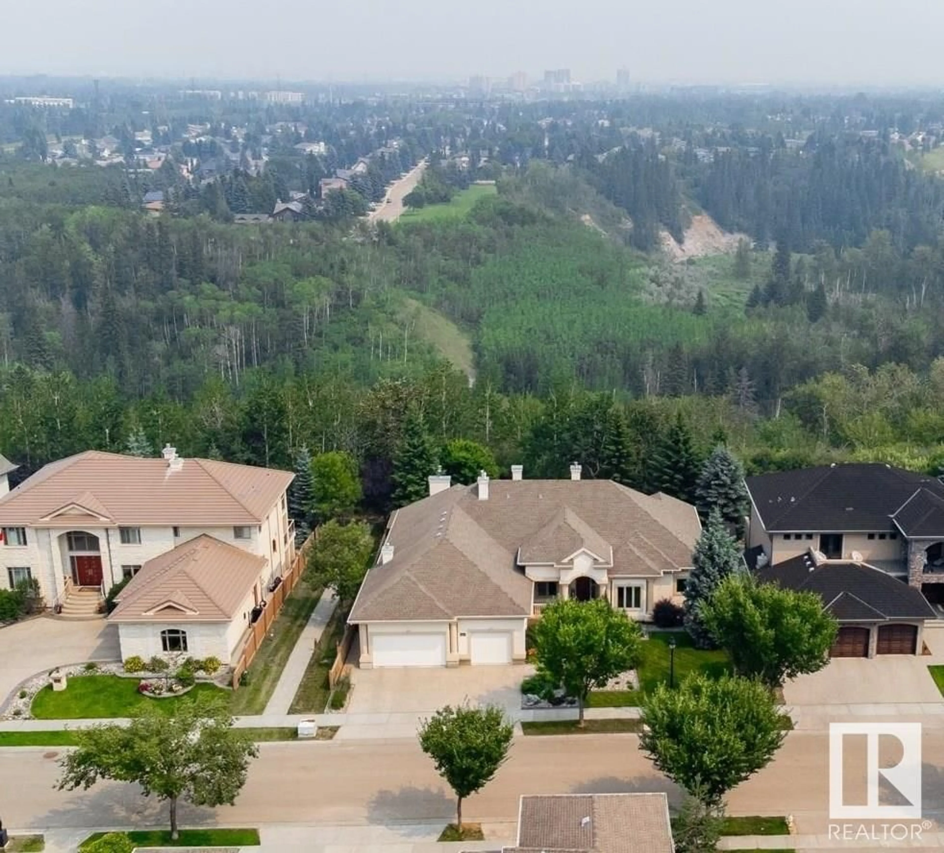 Frontside or backside of a home, the street view for 925 HOLLINGSWORTH BEND BN NW, Edmonton Alberta T6R3L3