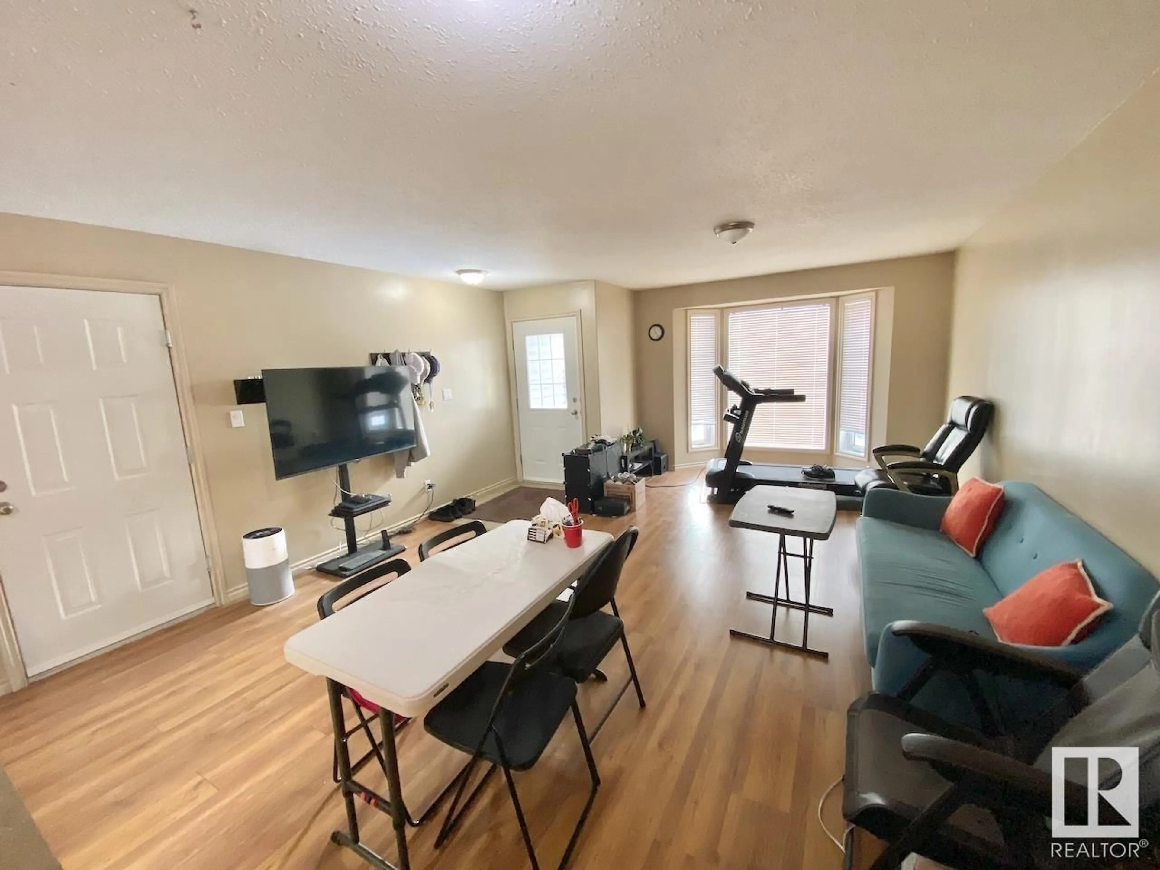 A pic of a room for 5104 51 AV, St. Paul Town Alberta T0A3A0