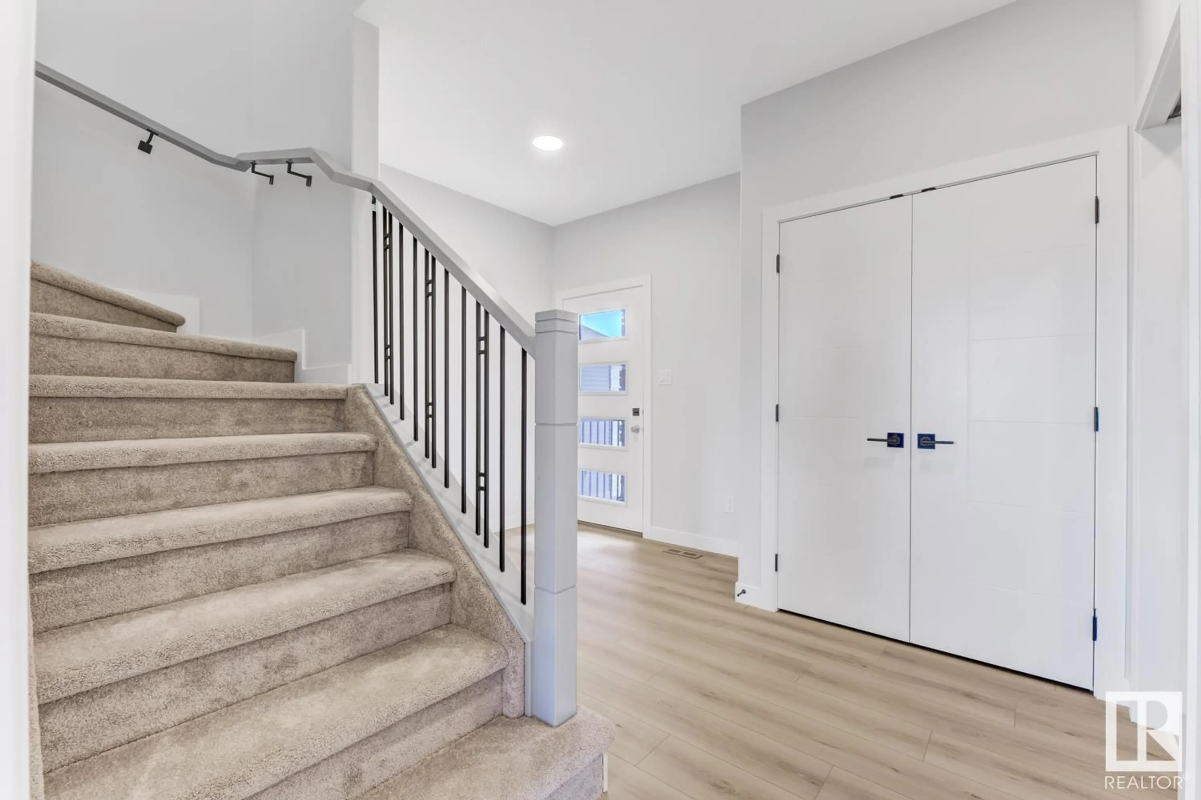 Indoor entryway, wood floors for 9 Redcrest WY, St. Albert Alberta T8N7Y7