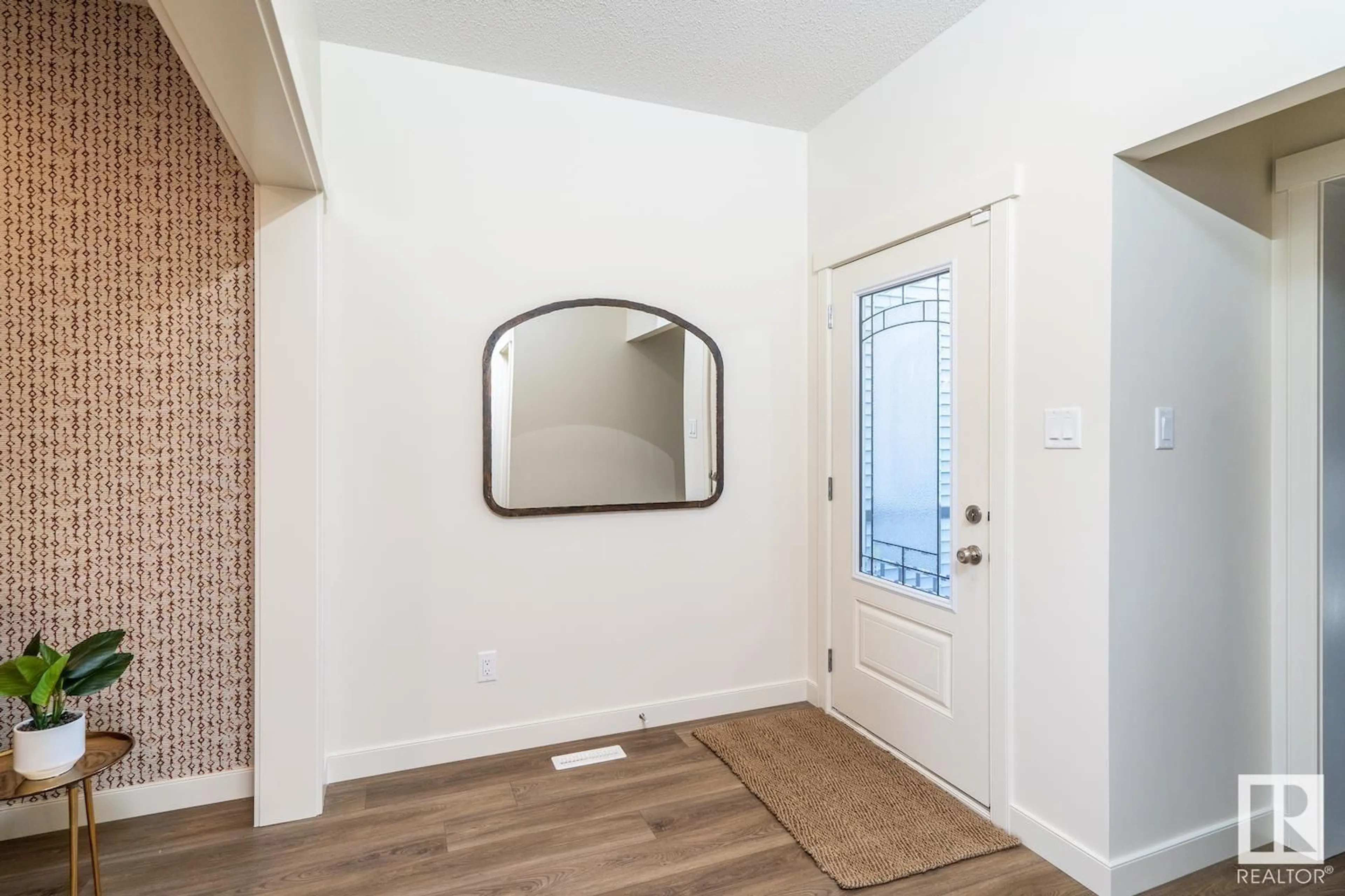 Indoor entryway, wood floors for 130 JENNIFER CR, St. Albert Alberta T8N7Z6