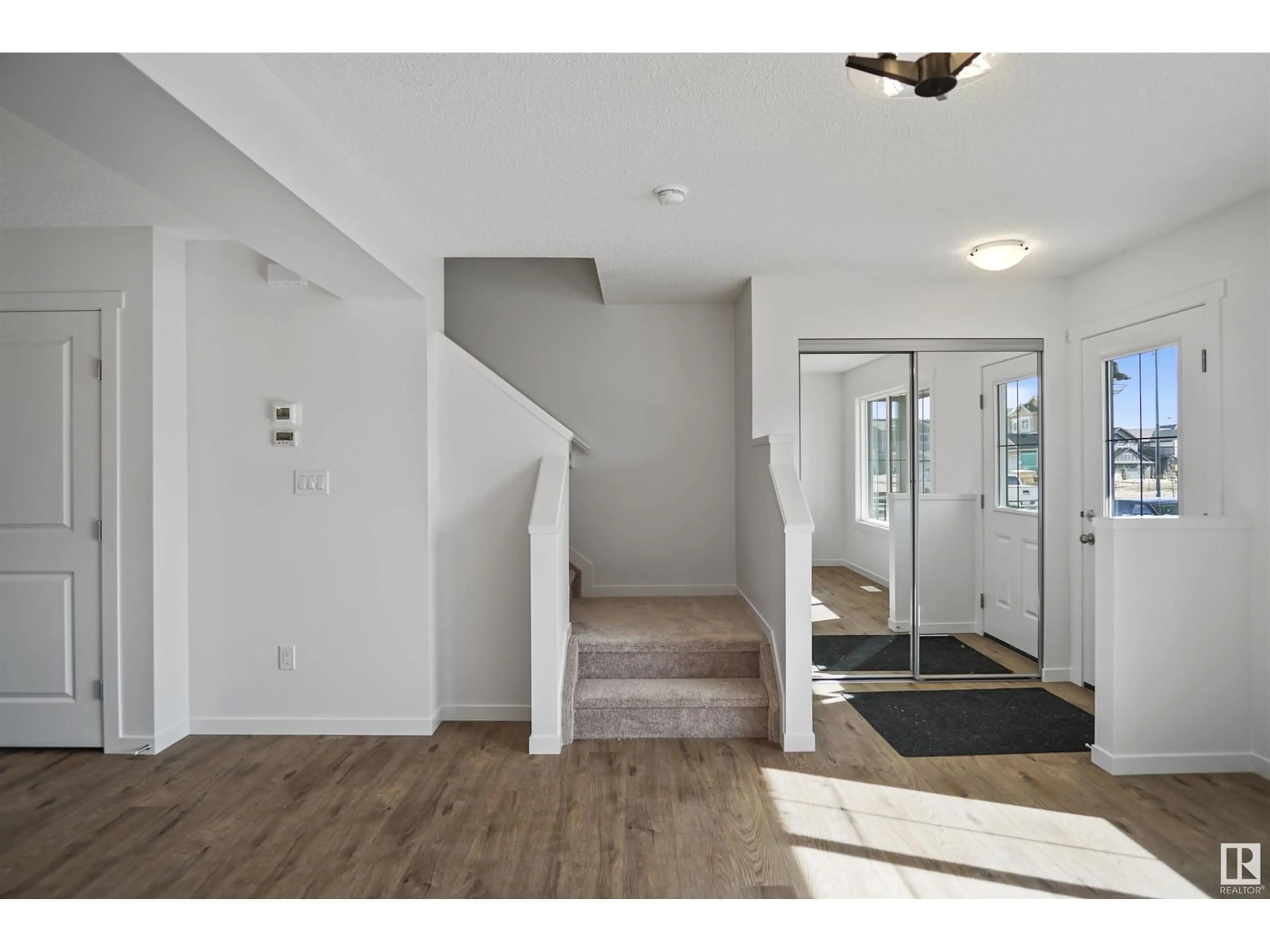 Indoor entryway, wood floors for 98 SIGNET RD, Sherwood Park Alberta T8H0Z5