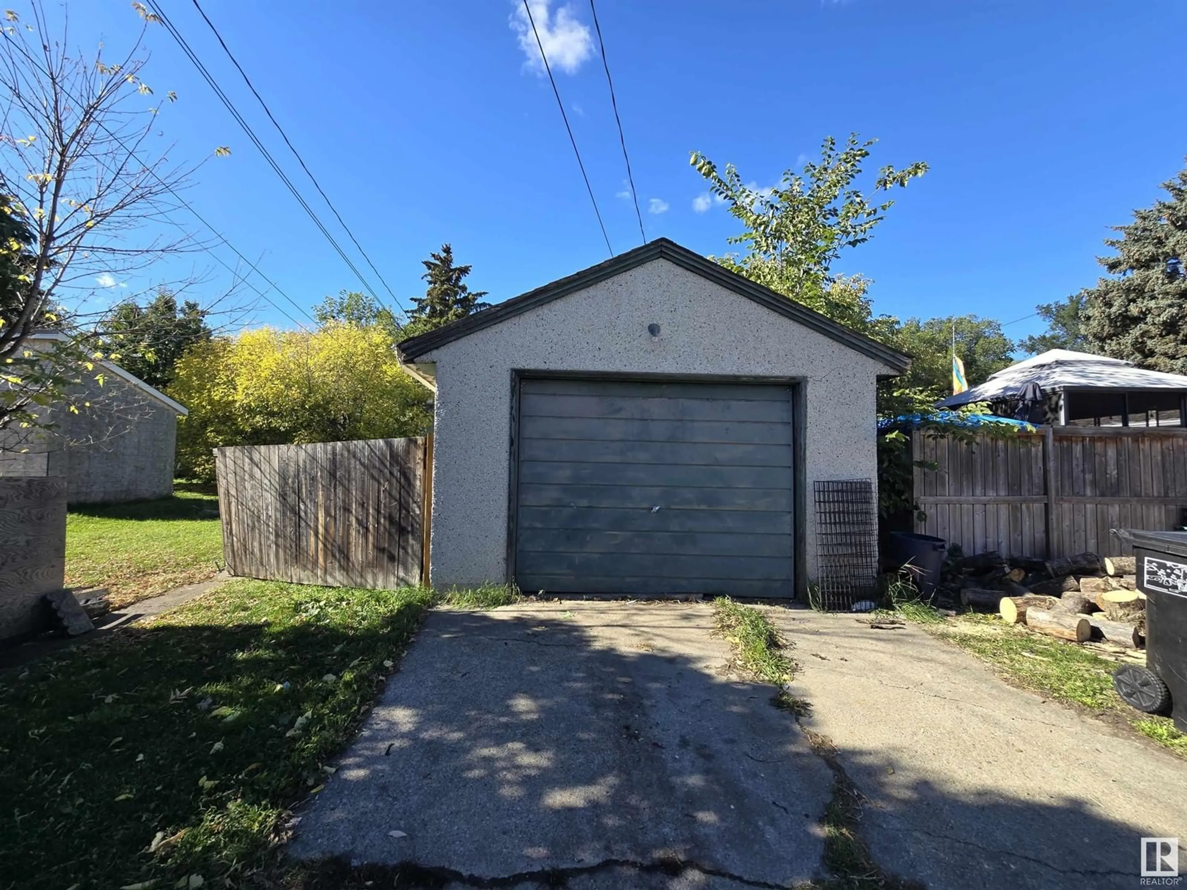 Shed for 12311 104 ST NW, Edmonton Alberta T6G2L9