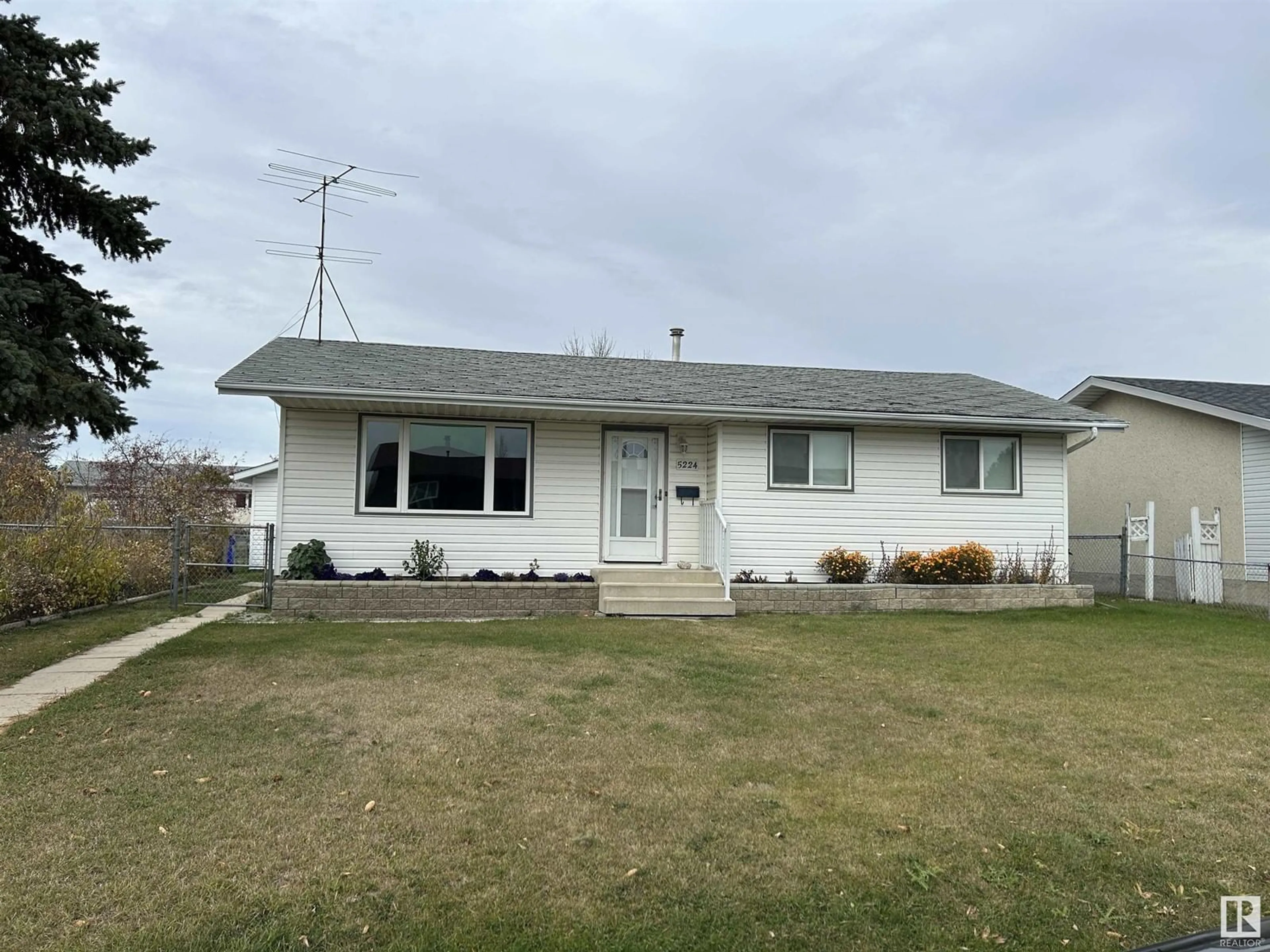 Frontside or backside of a home, cottage for 5224 50 AV, Bruderheim Alberta T0B0S0