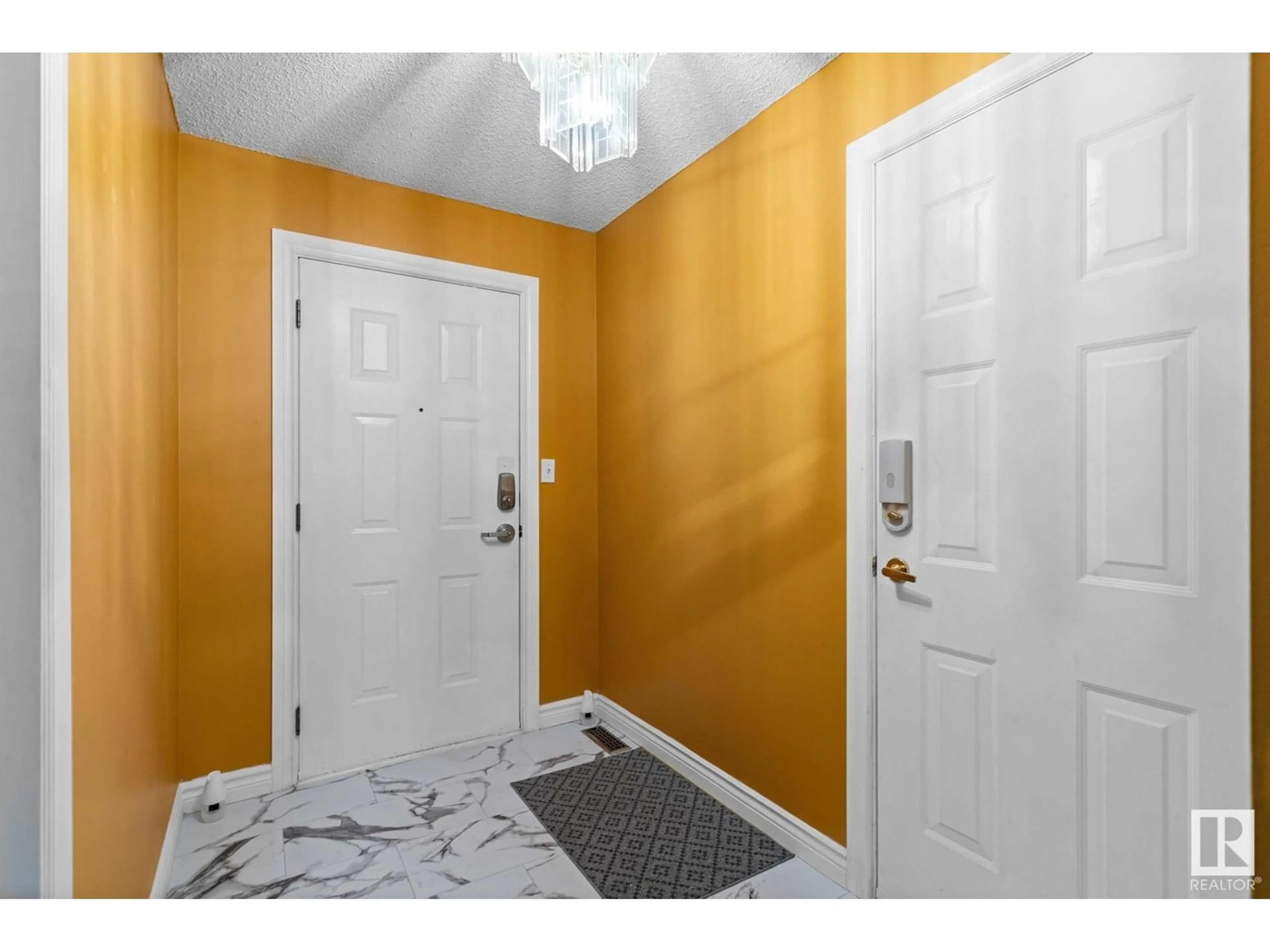 Indoor entryway, unknown floor for 5977 189 ST NW, Edmonton Alberta T6M2J1