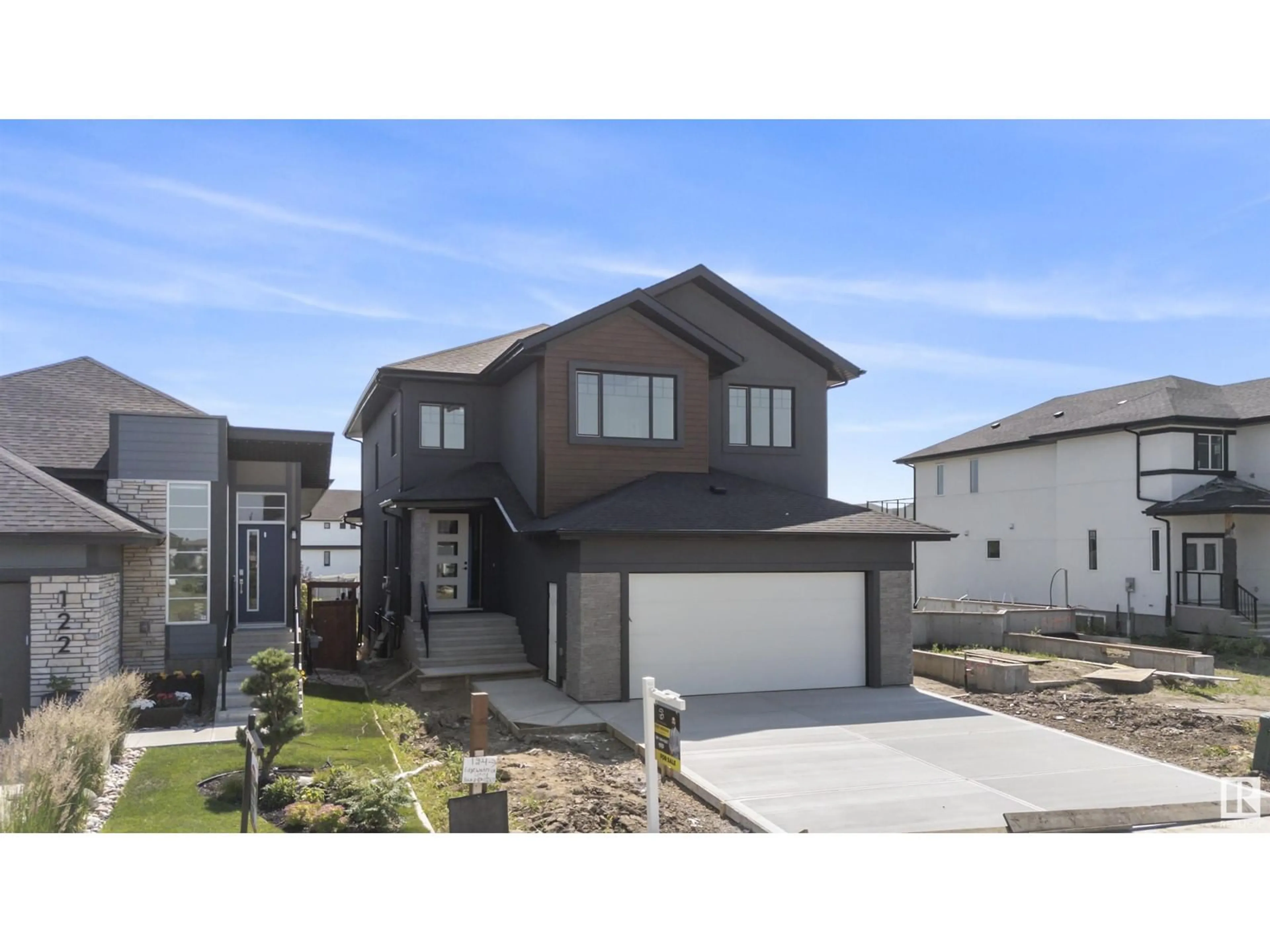 Frontside or backside of a home, the street view for 124 EDGEWATER CI, Leduc Alberta T9E1K5