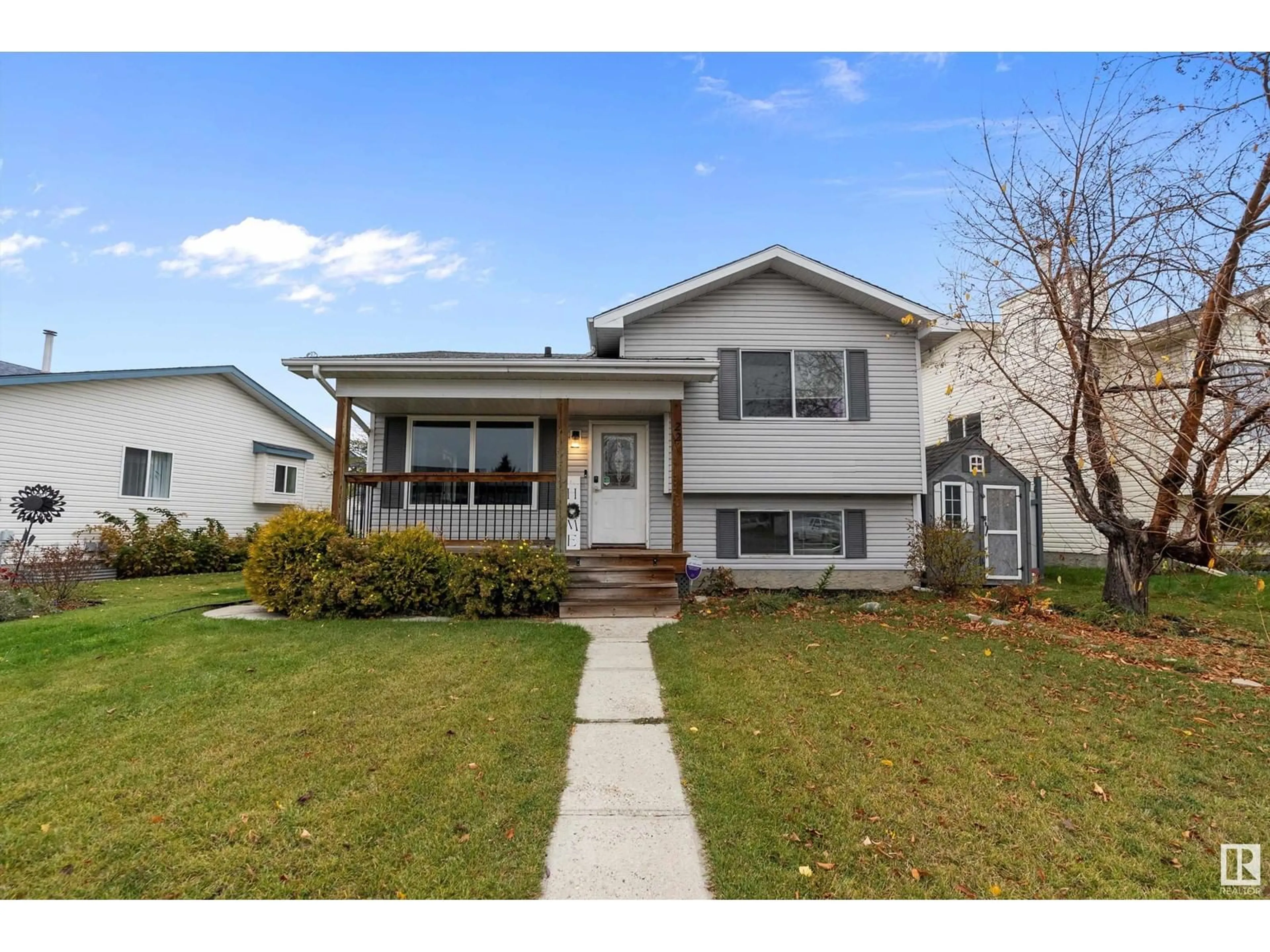 Frontside or backside of a home, the street view for 22 ASPENGLEN CR, Spruce Grove Alberta T7X3J3