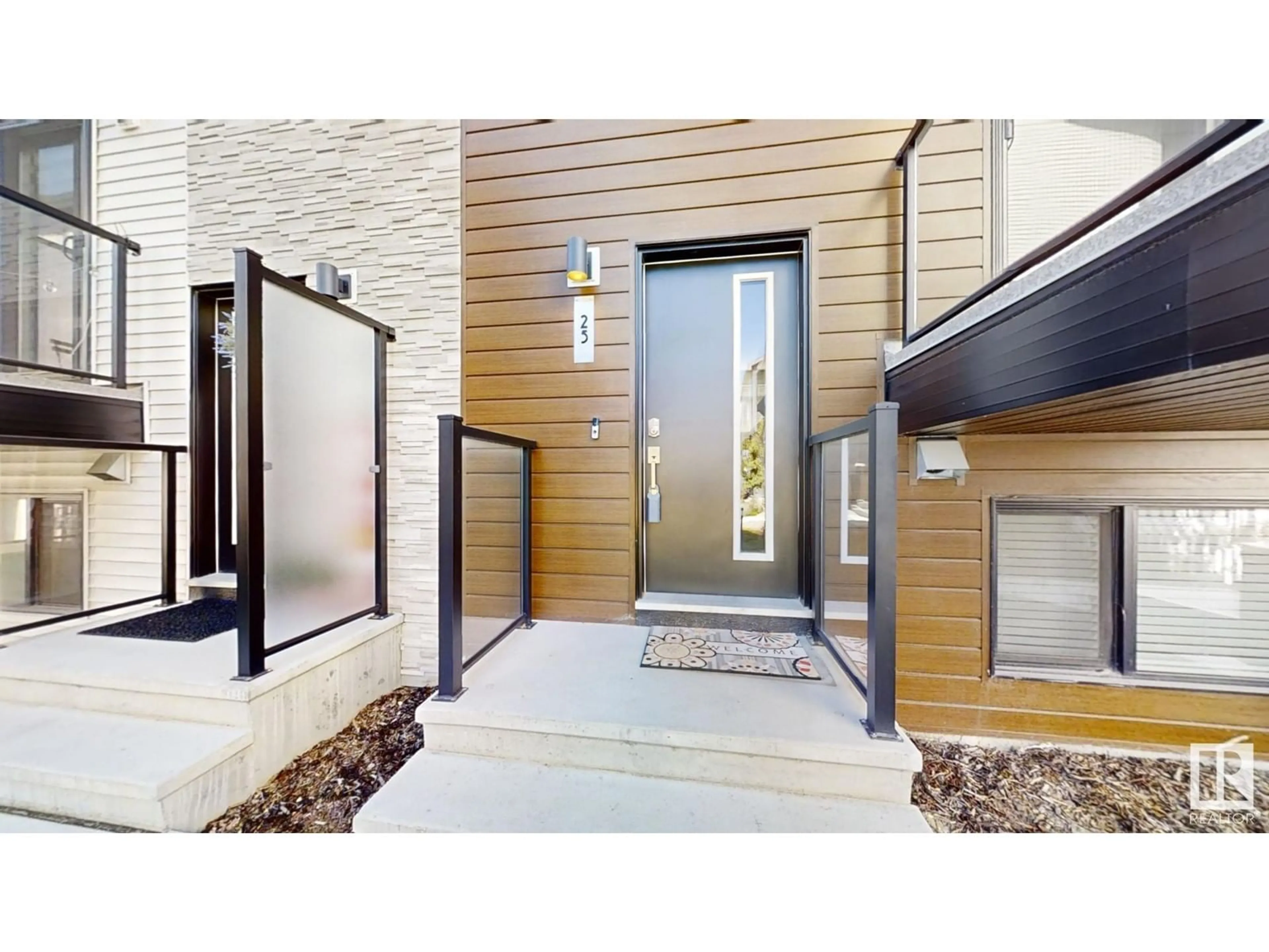 Indoor entryway, wood floors for #25 1729 KEENE CR SW, Edmonton Alberta T6W4B6