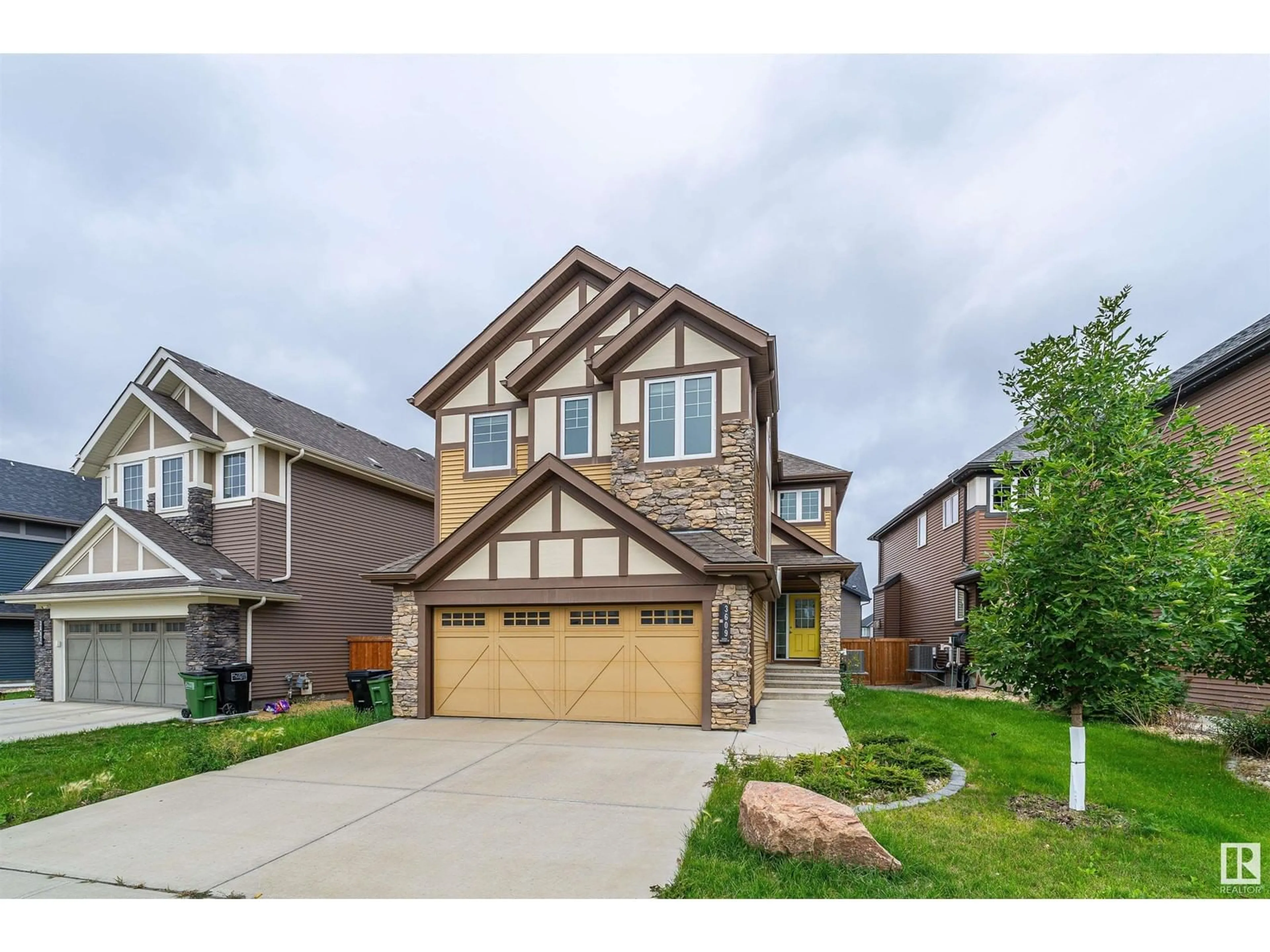 Frontside or backside of a home, the street view for 3609 KESWICK BV SW, Edmonton Alberta T6W3S5