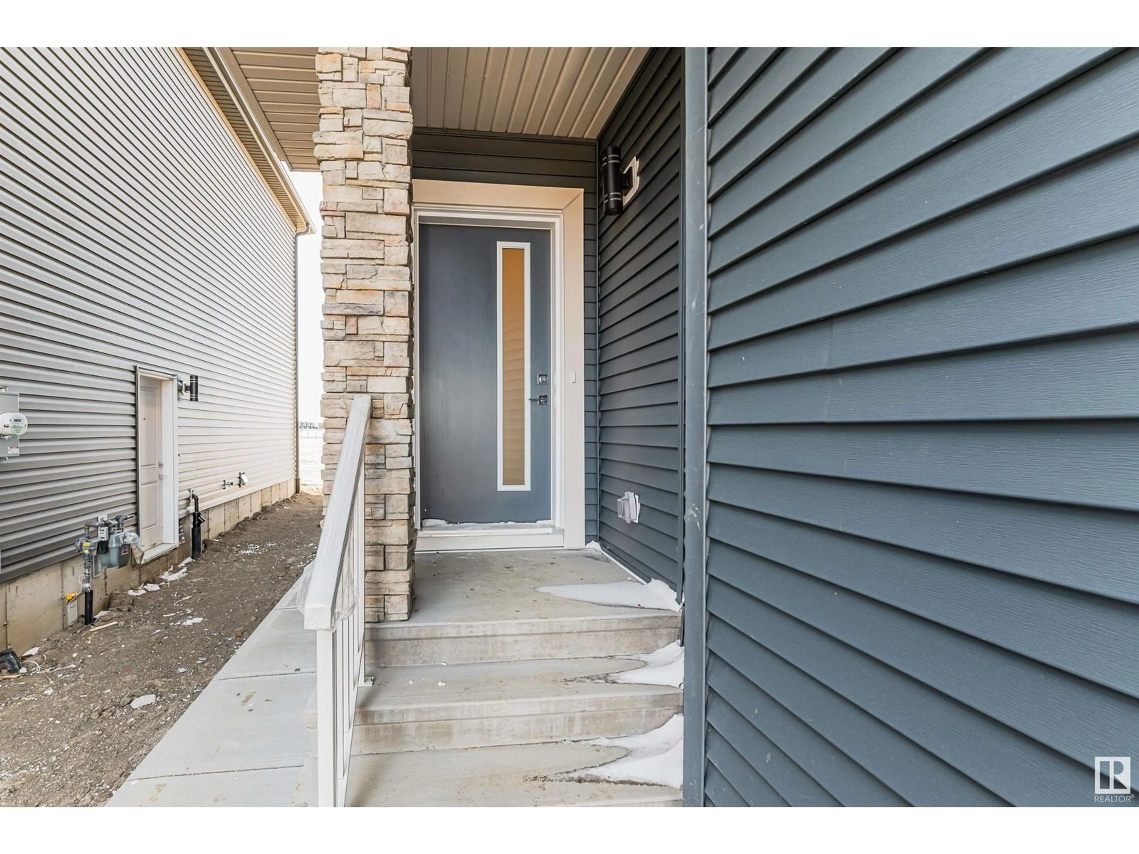 Indoor entryway, wood floors for 101 Edgefield WY, St. Albert Alberta T8N8A8