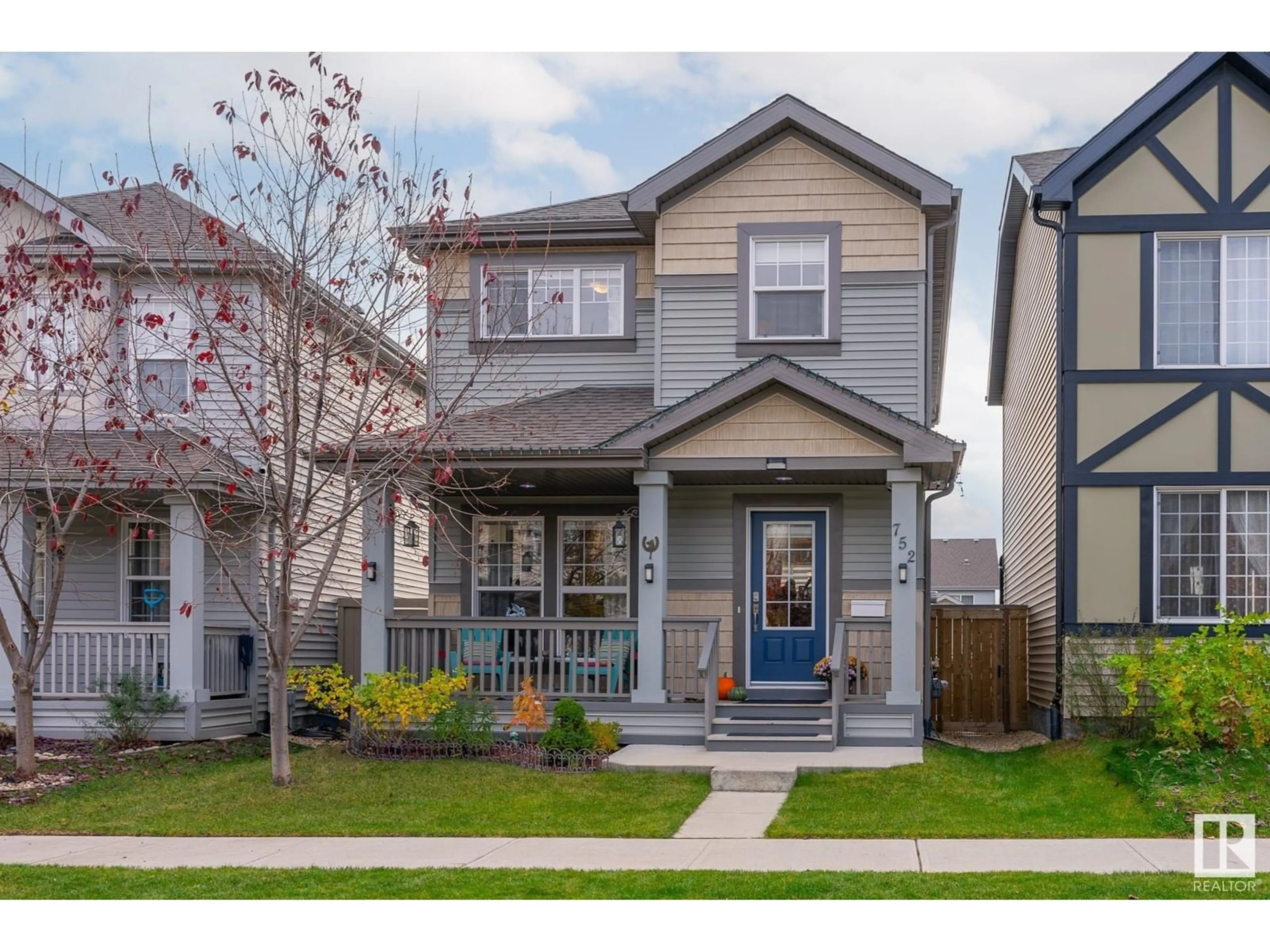 Frontside or backside of a home, the street view for 752 EAGLESON CR NW, Edmonton Alberta T6M0V2