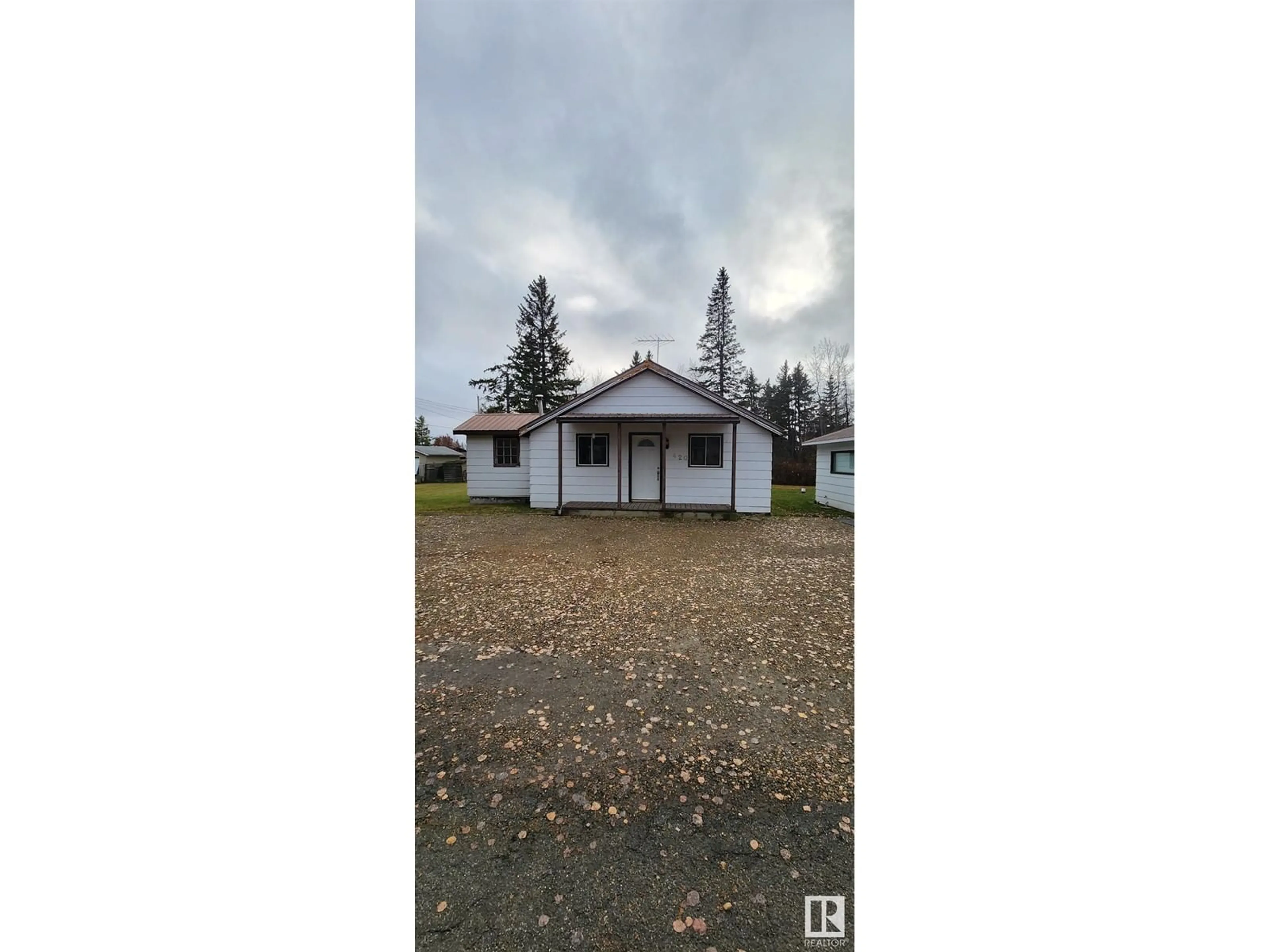 Frontside or backside of a home, cottage for 402 1st AV, Rural Wetaskiwin County Alberta T0C2X0