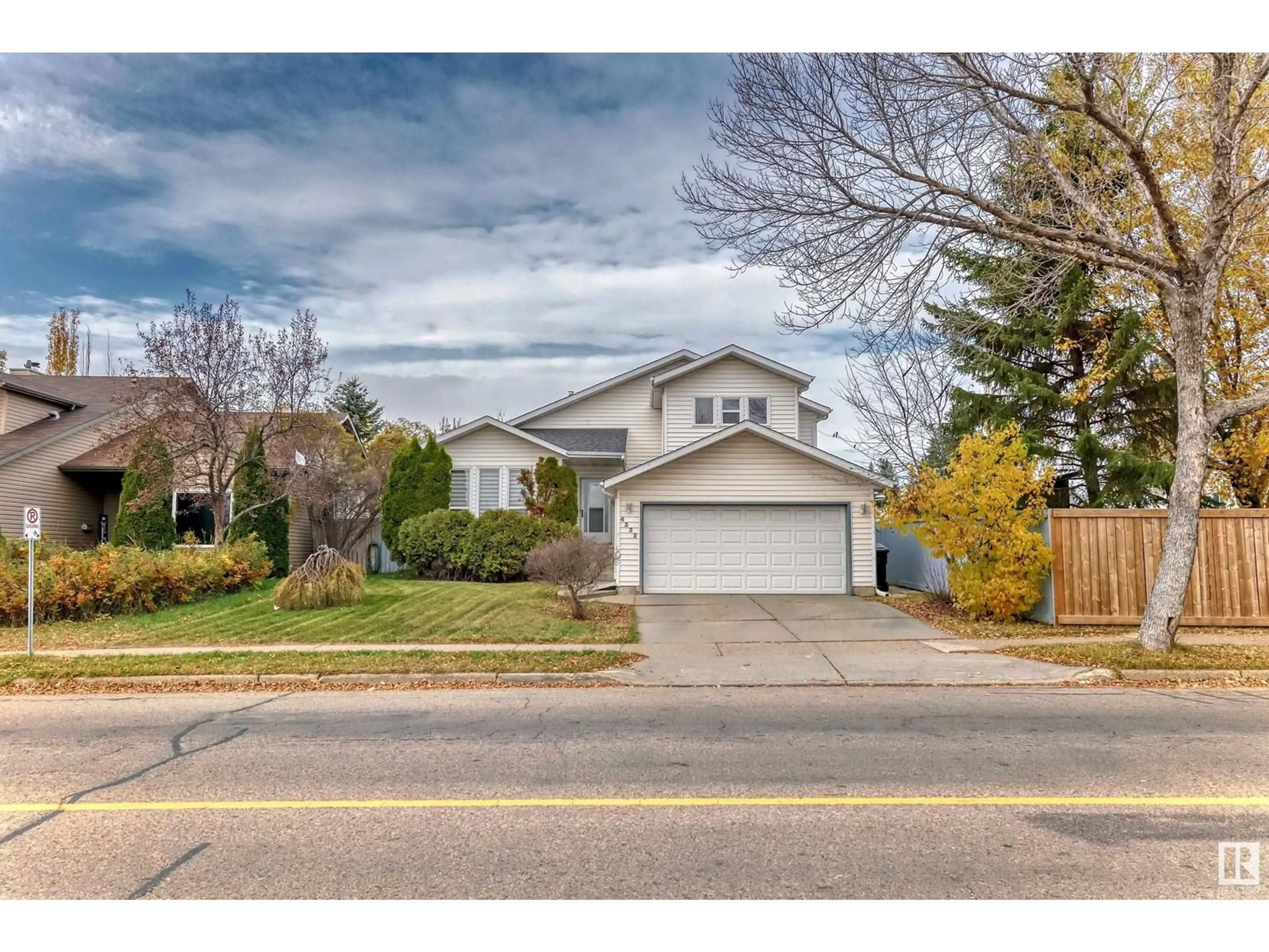 Frontside or backside of a home, the street view for 4332 30ST NW NW, Edmonton Alberta T6T1C5