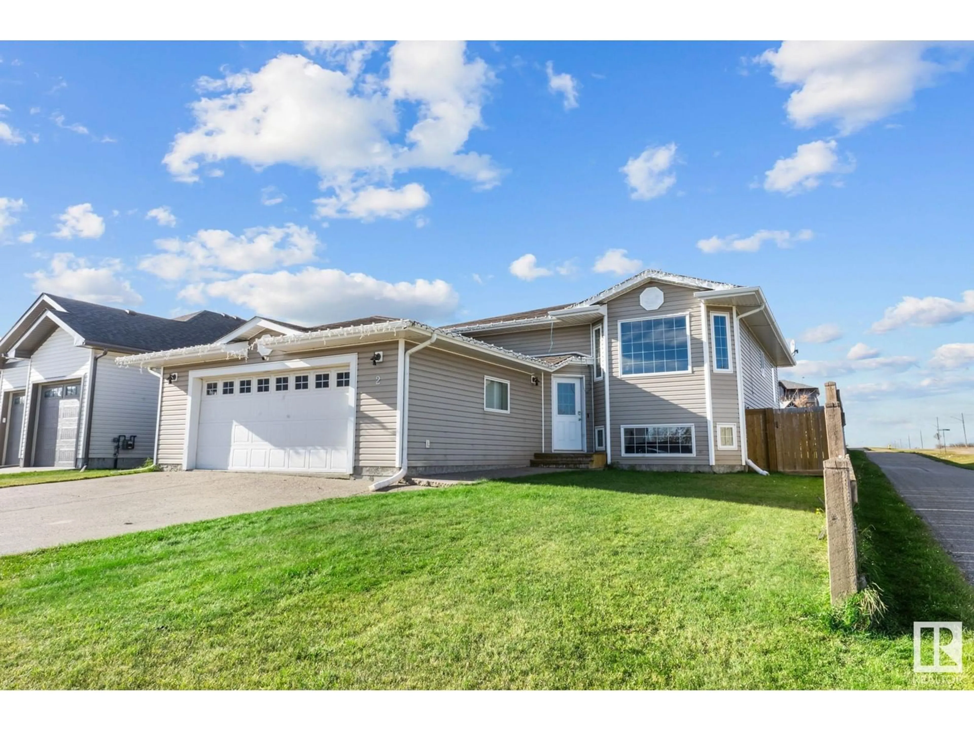 Frontside or backside of a home for 2 BEAVERHILL VIEW CR, Tofield Alberta T0B4J0