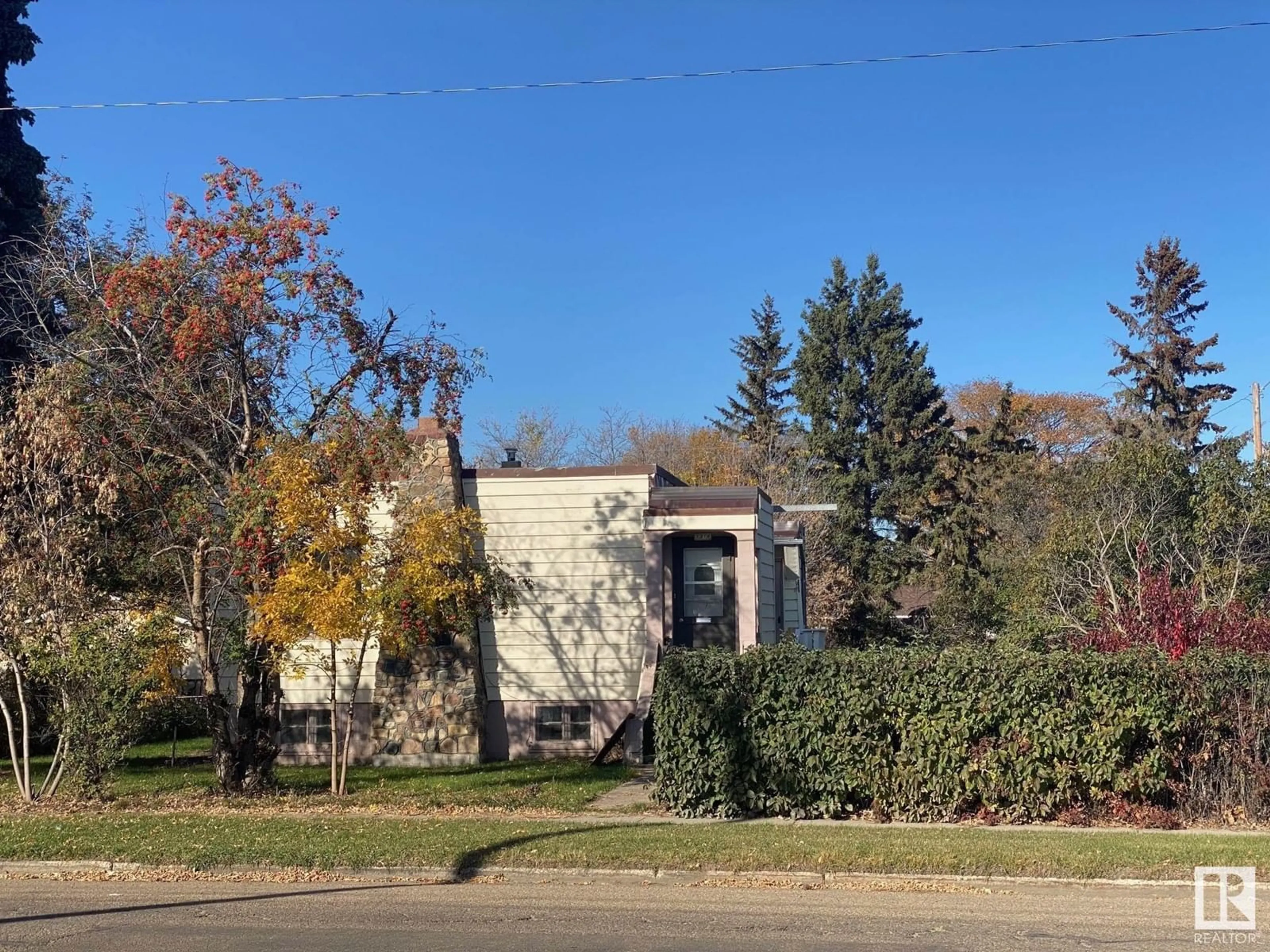 A pic from exterior of the house or condo, the street view for 5314 45 AV, Wetaskiwin Alberta T9A0E8