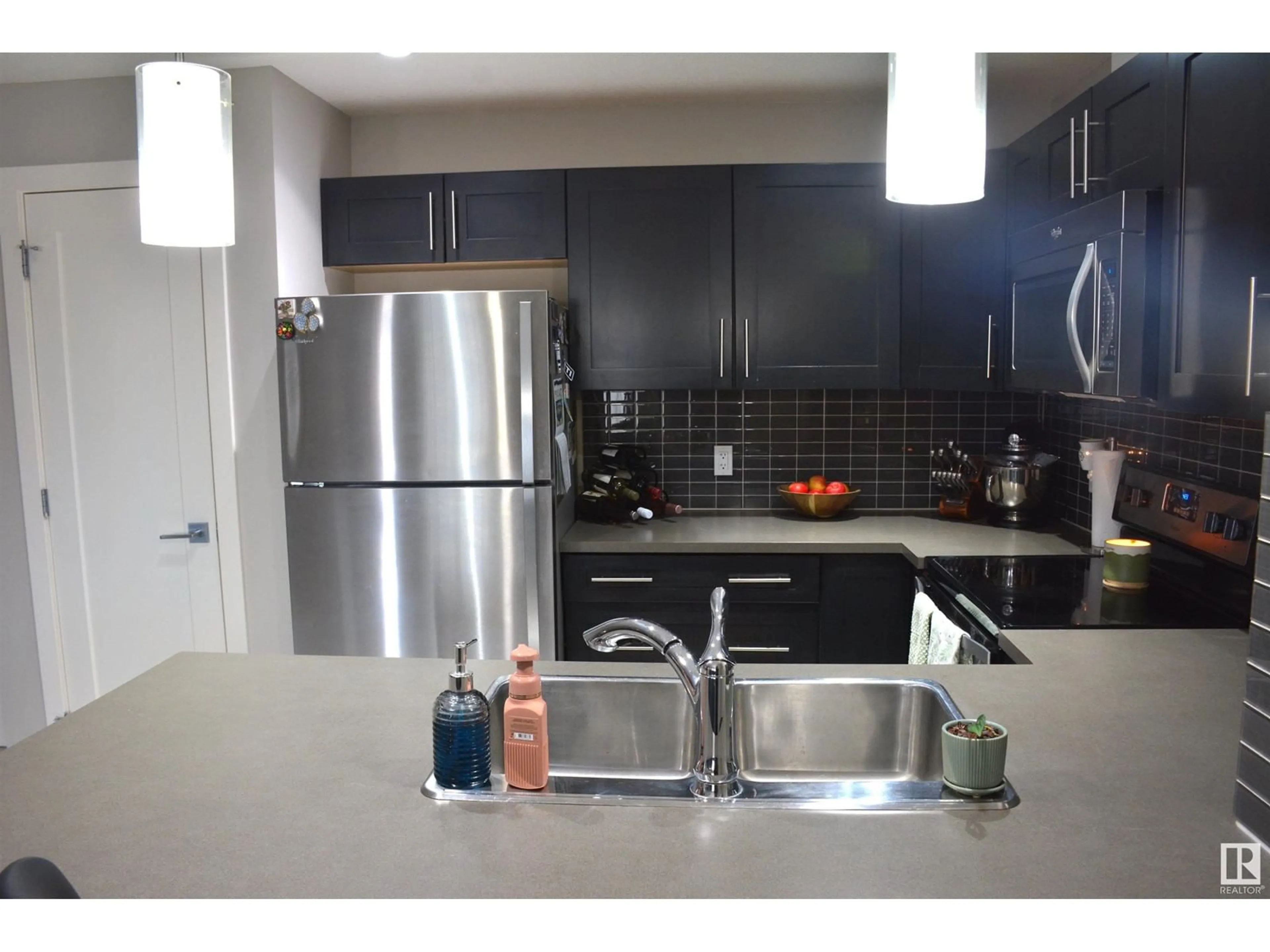 Standard kitchen for #310 1031 173 ST SW, Edmonton Alberta T6E3E4