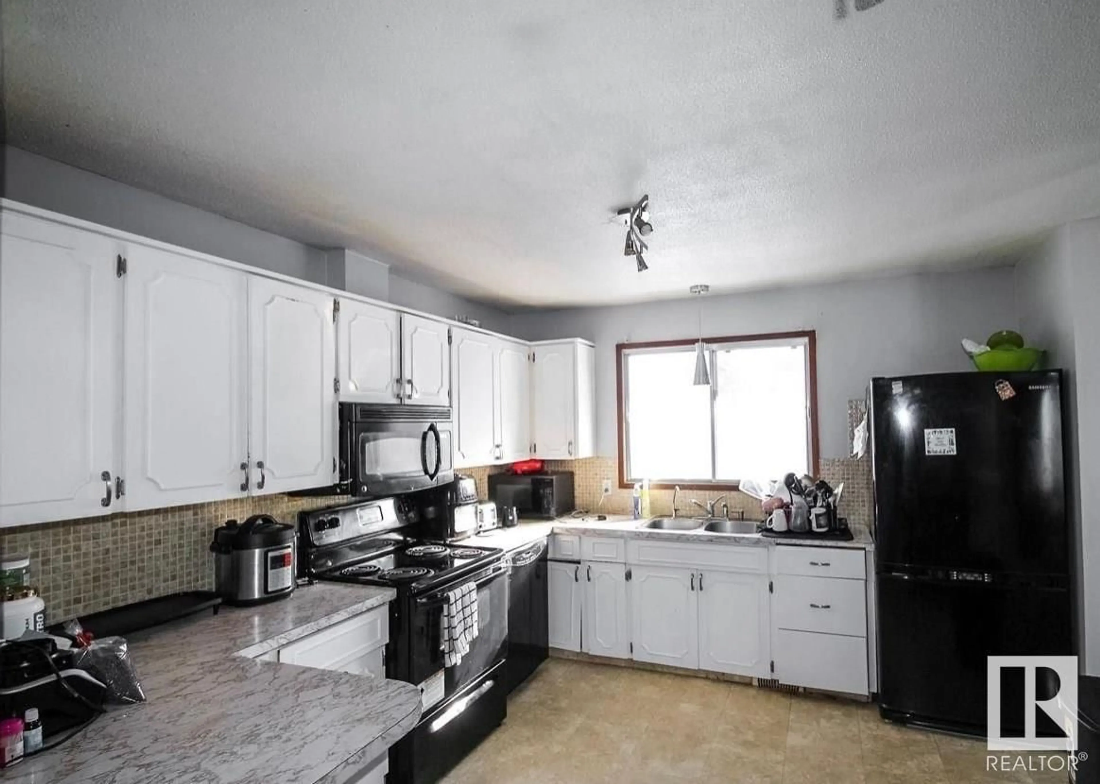 Kitchen, wood floors, cottage for 5134 47 Avenue SW, St. Paul Town Alberta T0A3A4