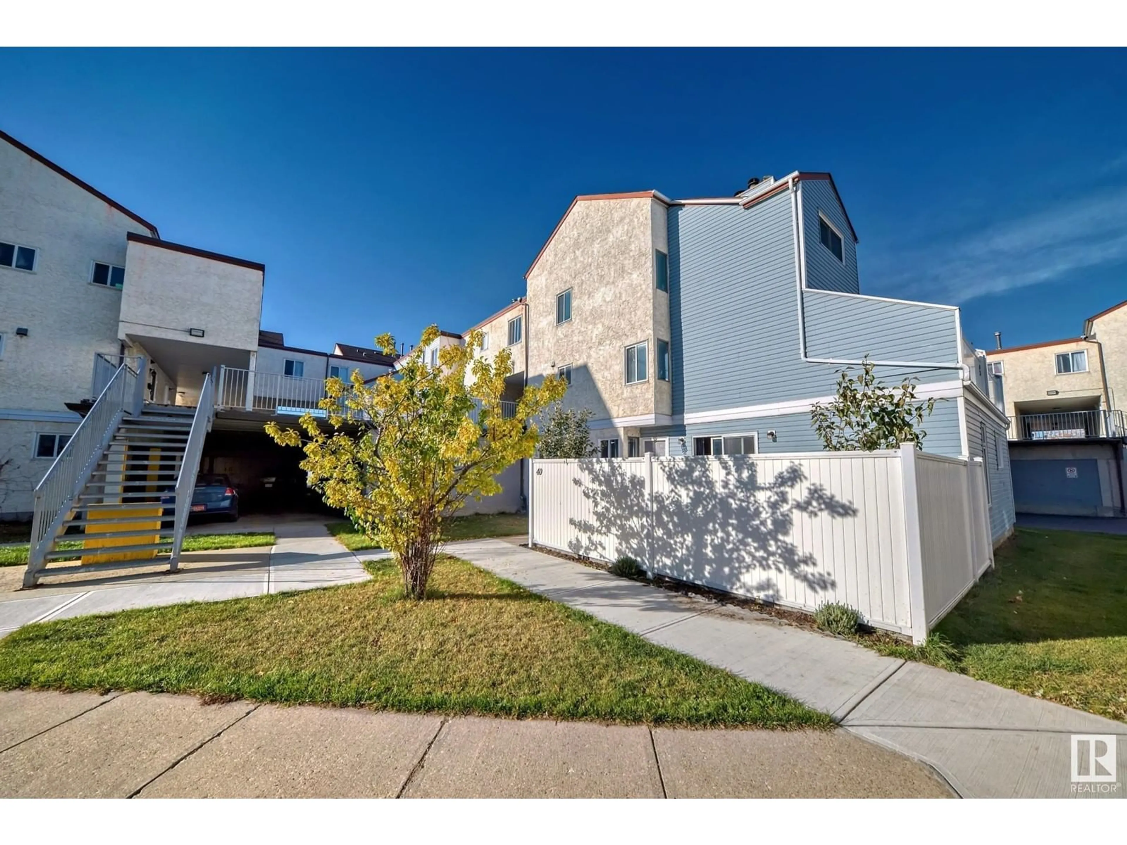 A pic from exterior of the house or condo, the street view for 40 LANCASTER TC NW, Edmonton Alberta T5X5S3