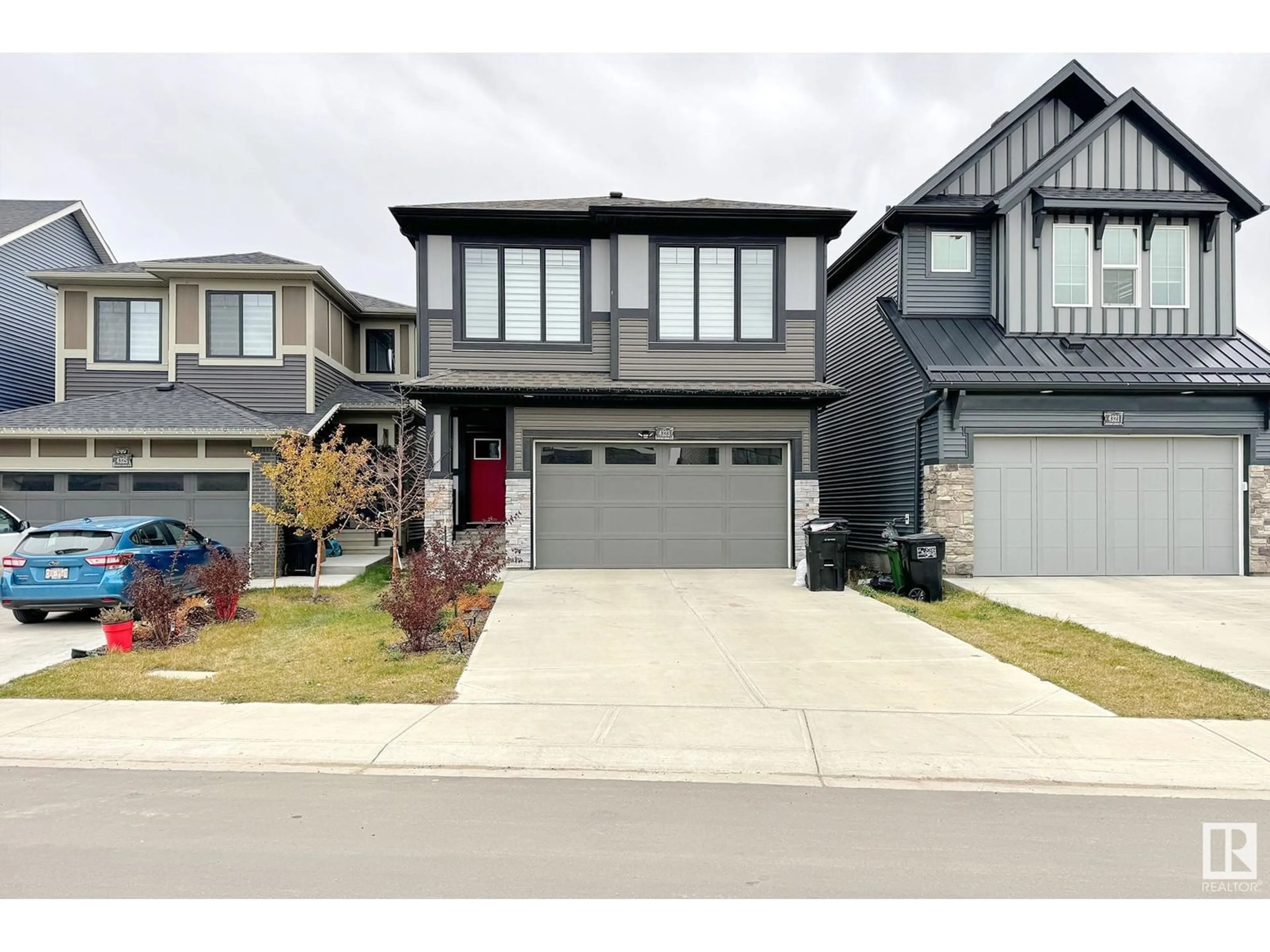 Frontside or backside of a home, the street view for 4323 HAWTHORN LANDING LD SW, Edmonton Alberta T6X2Y9