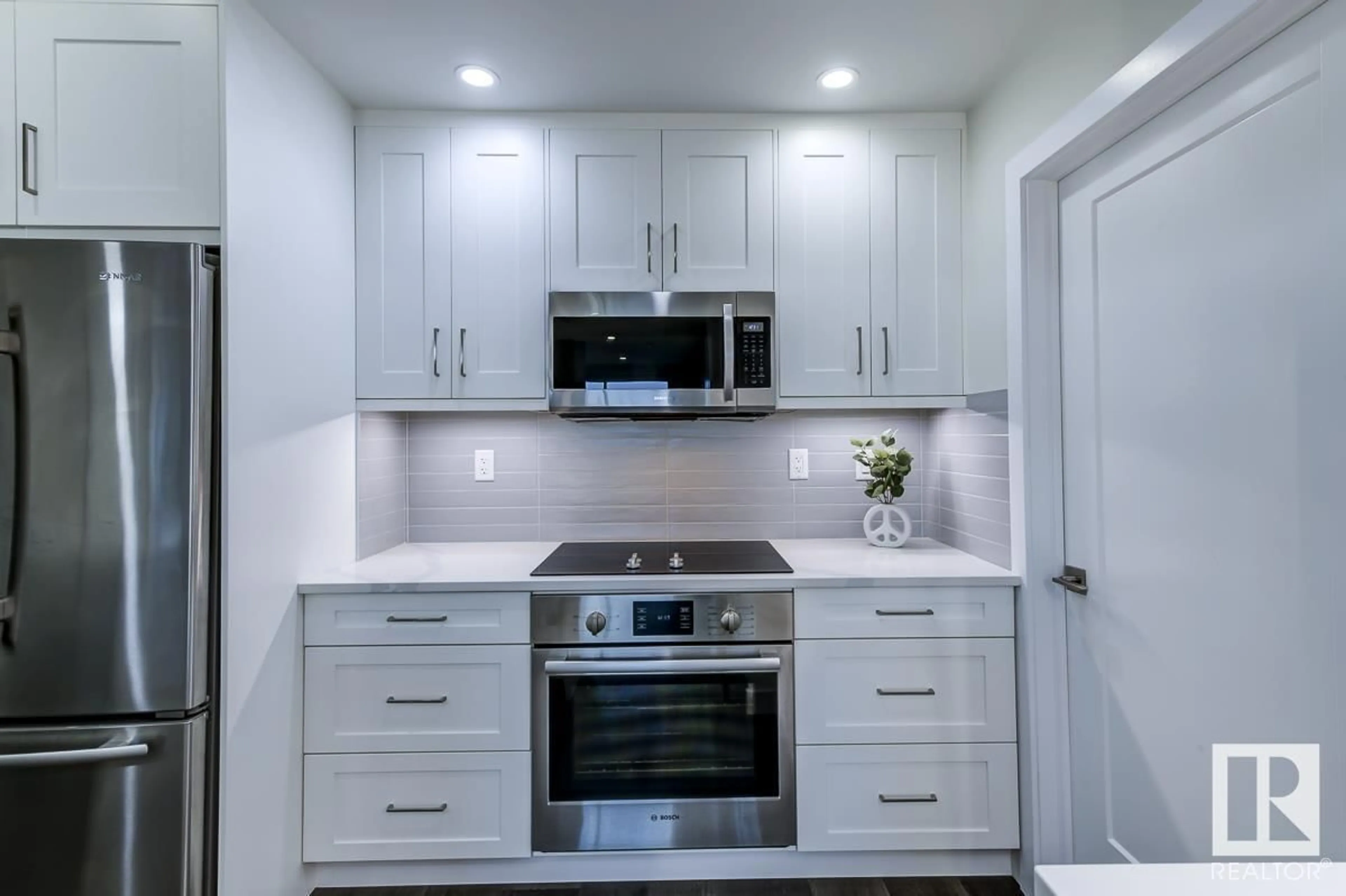 Contemporary kitchen, wood floors, cottage for #532 200 Bellerose DR, St. Albert Alberta T8N7P7