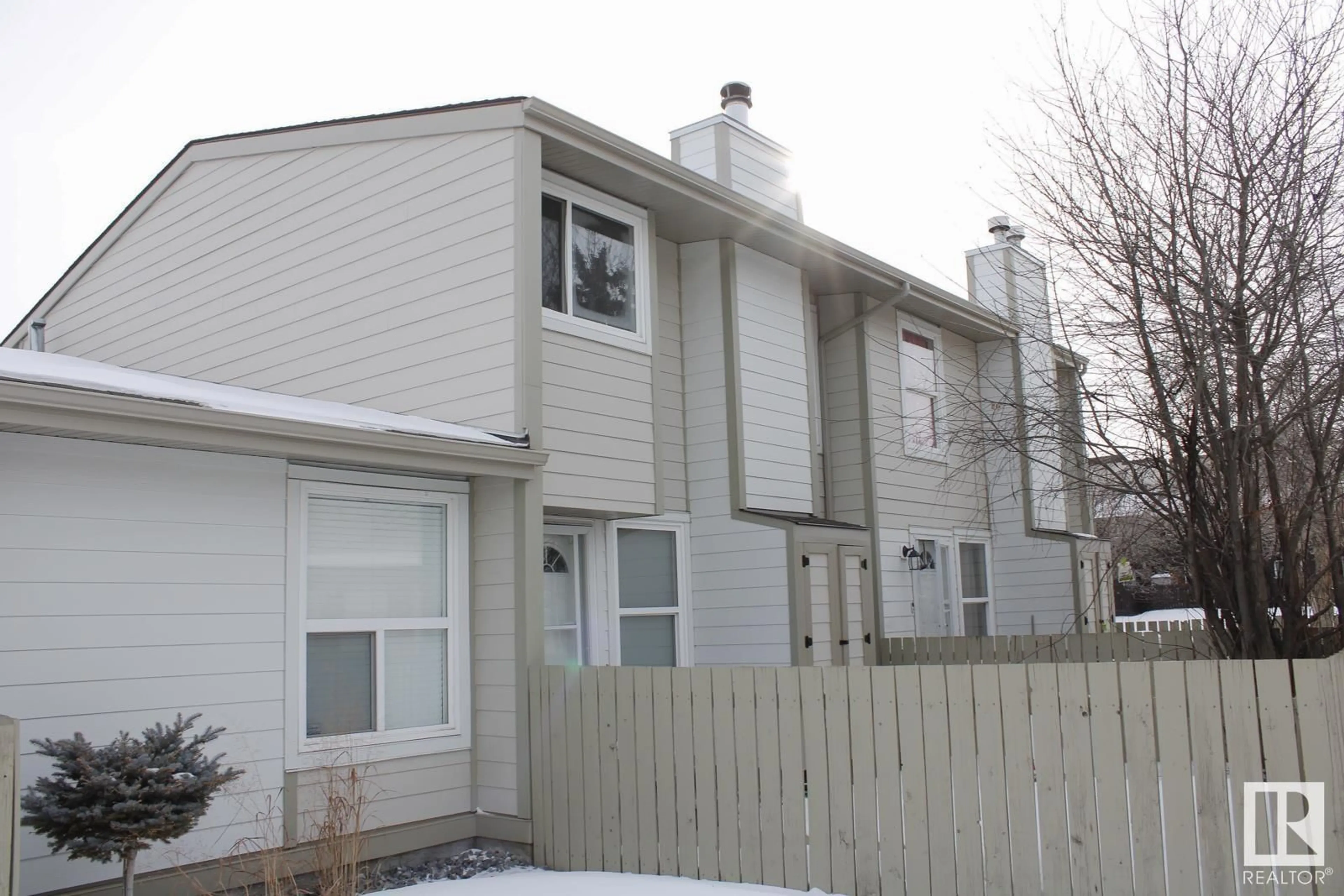 A pic from exterior of the house or condo, the front or back of building for 1134 KNOTTWOOD E NW, Edmonton Alberta T6K2Z8