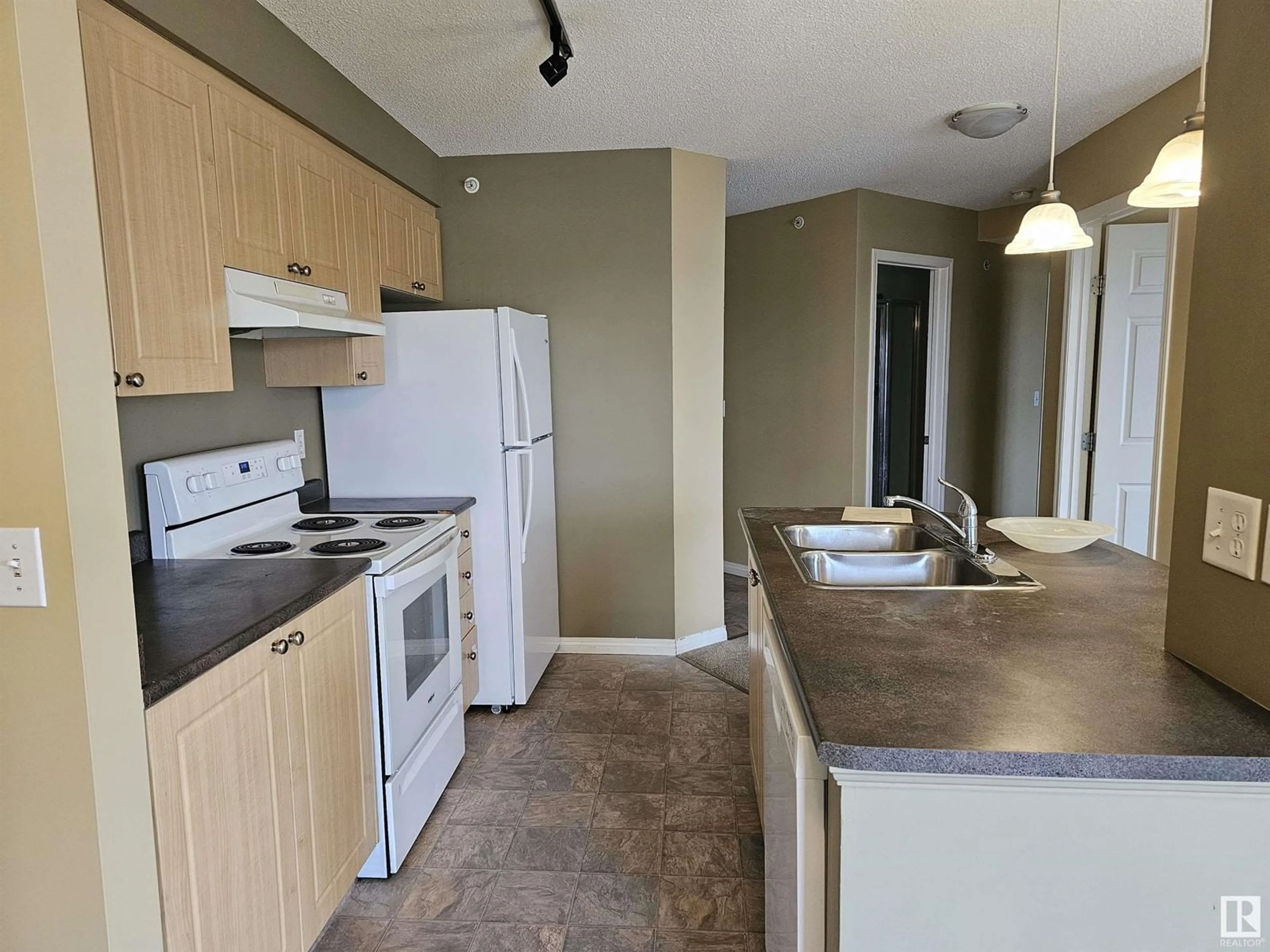 Standard kitchen, wood floors, cottage for #406 636 MCALLISTER LO SW, Edmonton Alberta T5W1N4