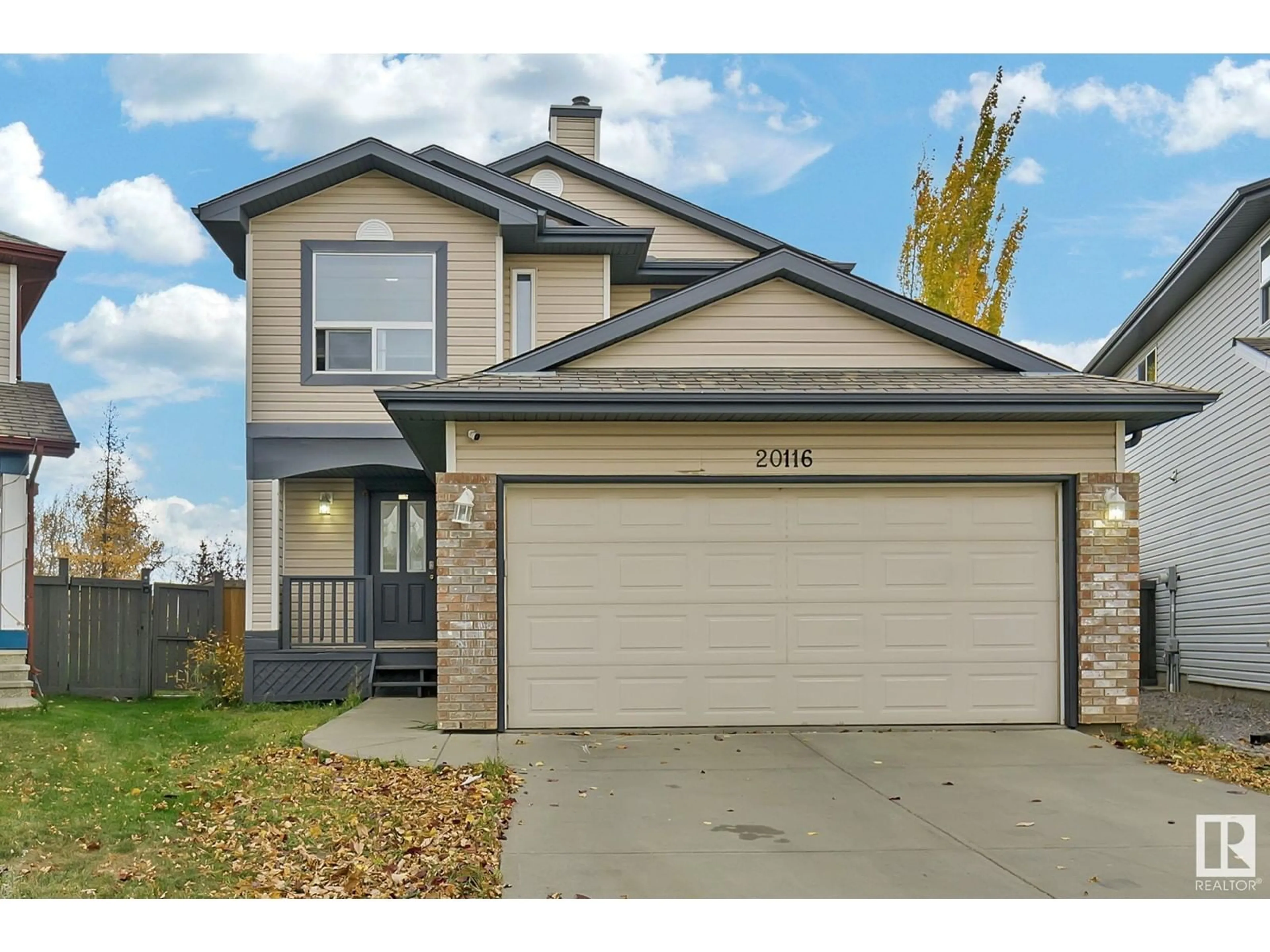 Frontside or backside of a home, the street view for 20116 48 AV NW, Edmonton Alberta T6M2X8